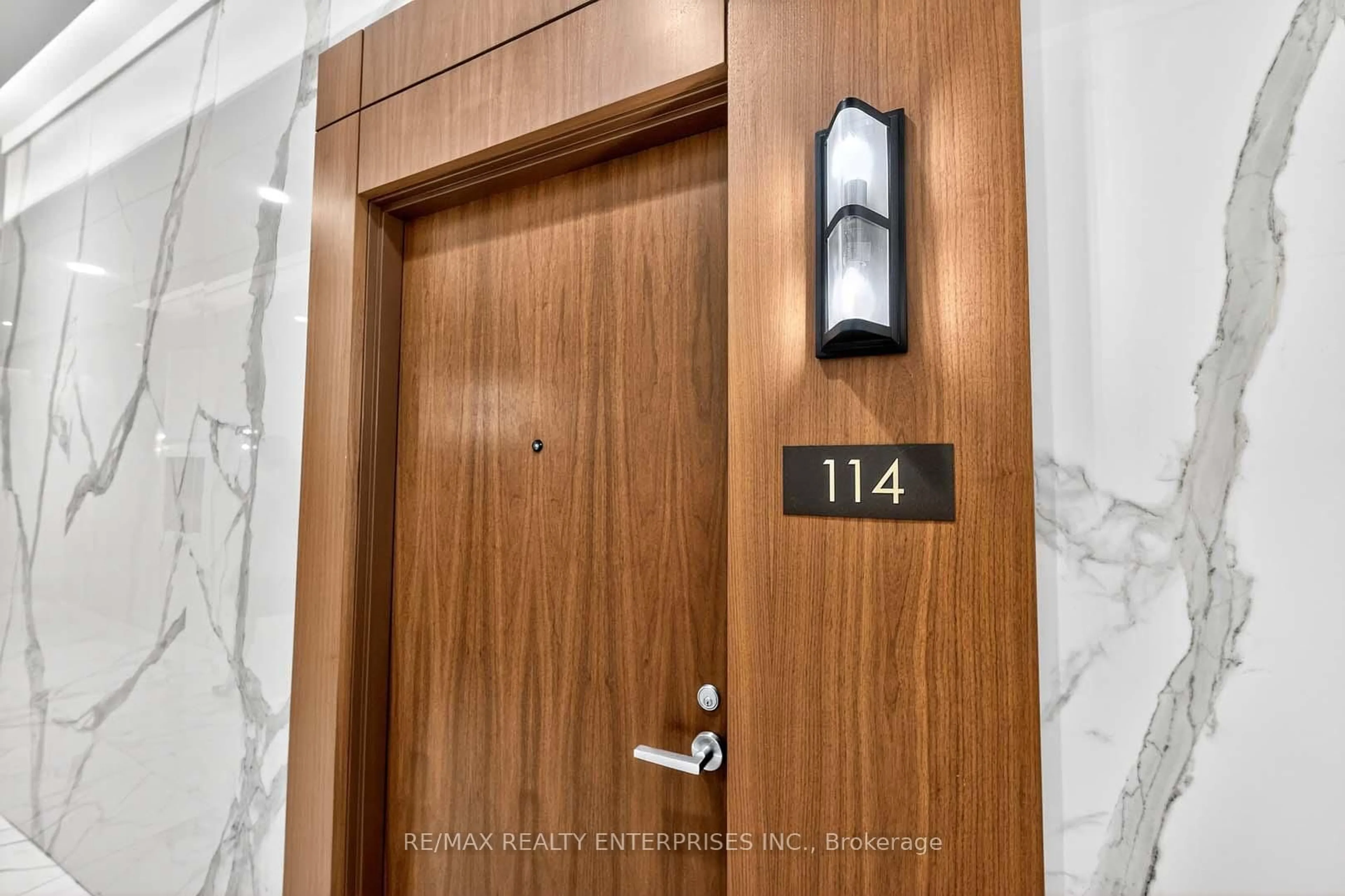 Indoor entryway for 1050 Main St #114, Milton Ontario L9T 9M3