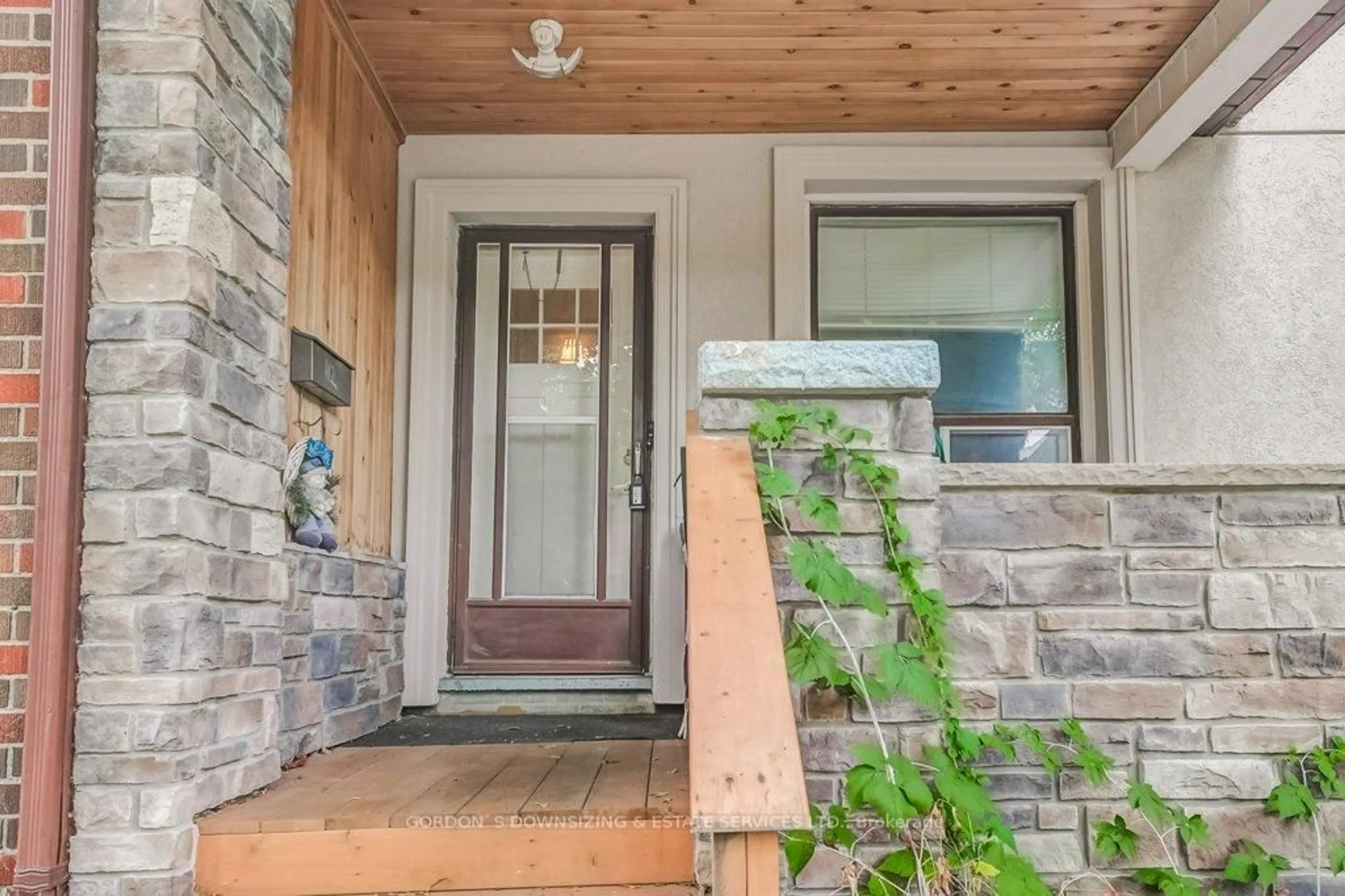 Indoor entryway for 112 Wright Ave, Toronto Ontario M6R 1L2