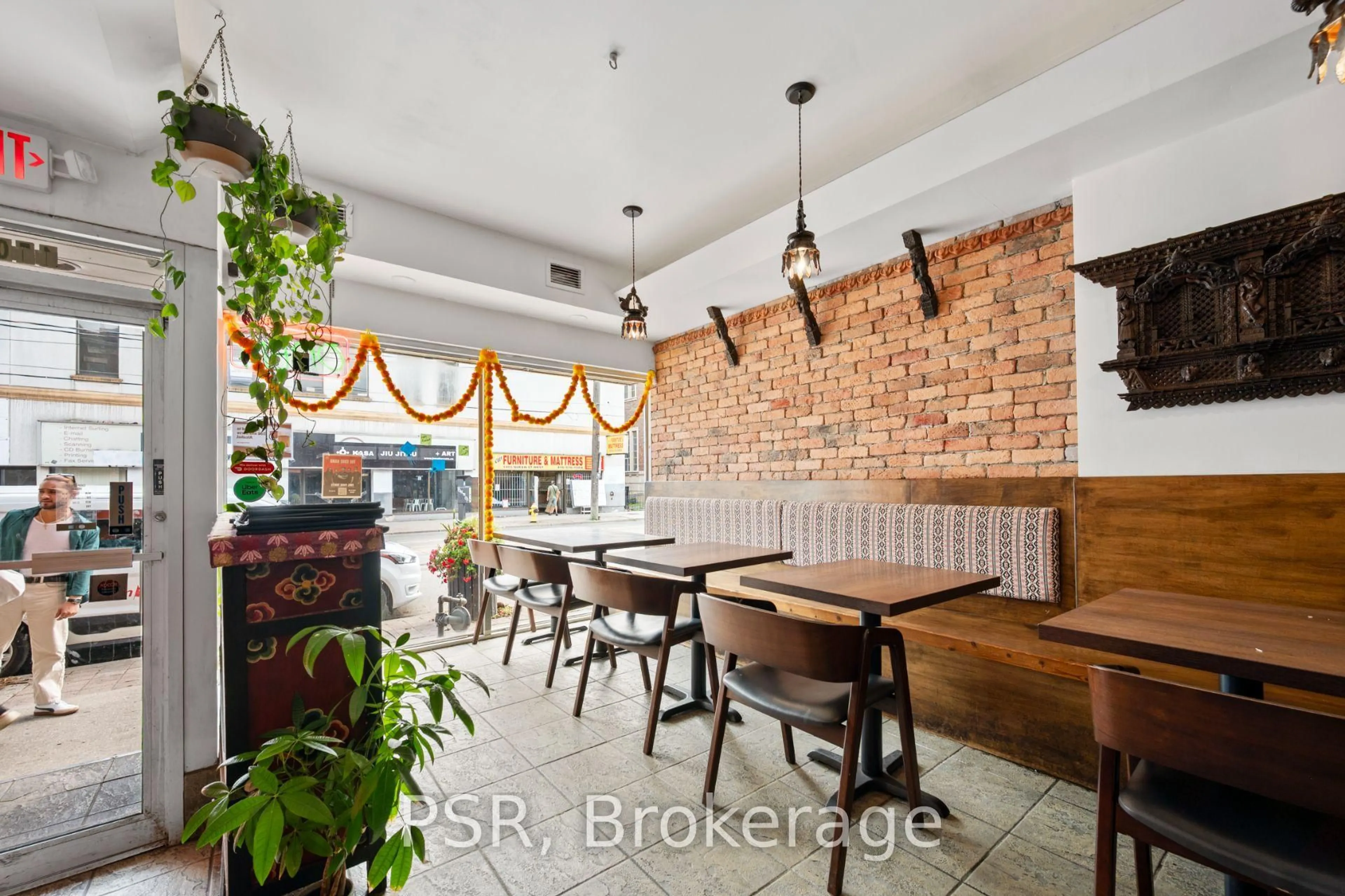 Patio, street for 1508 Queen St, Toronto Ontario M6R 1A4