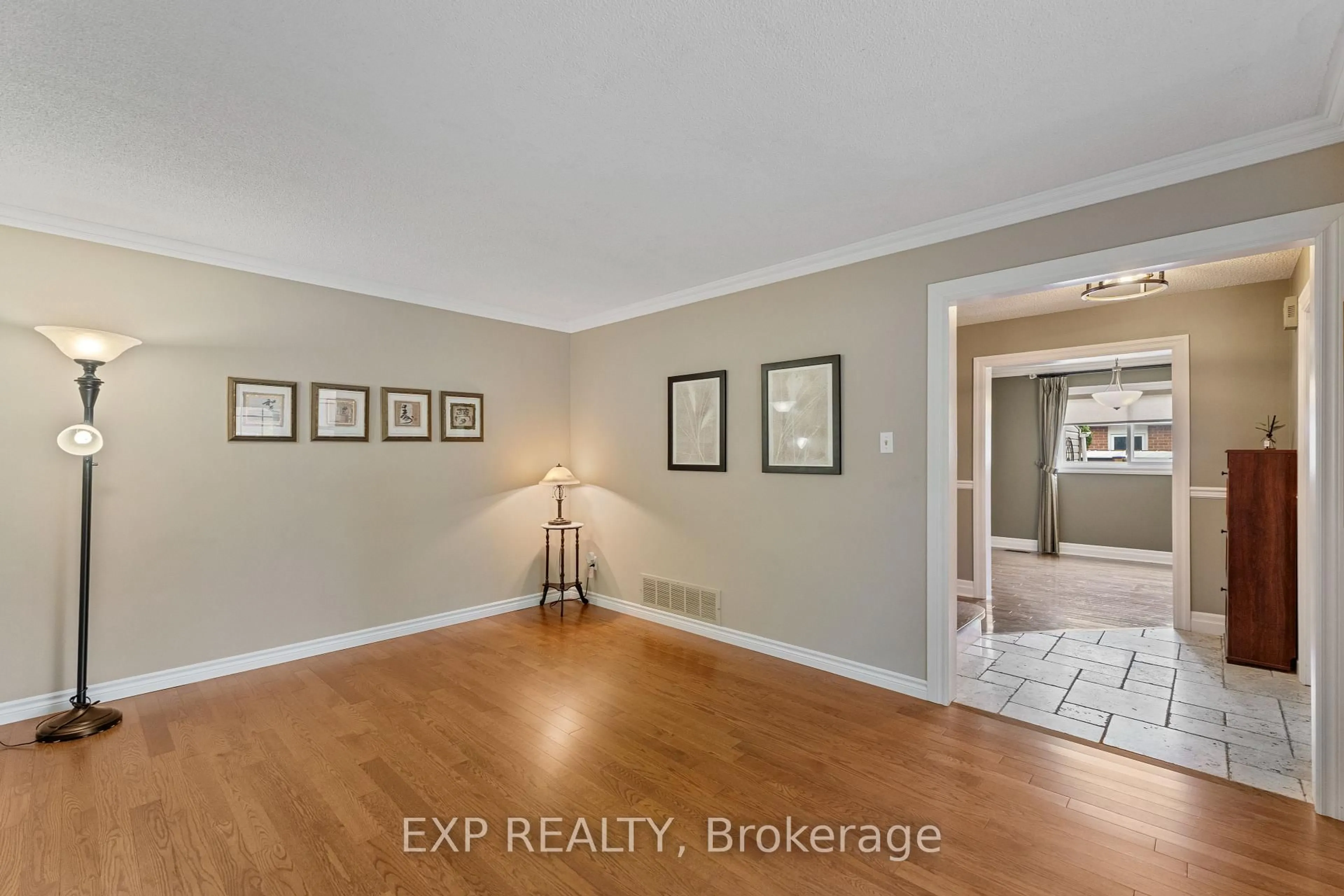 Indoor entryway for 3 Stillwater Cres, Brampton Ontario L6X 3K5