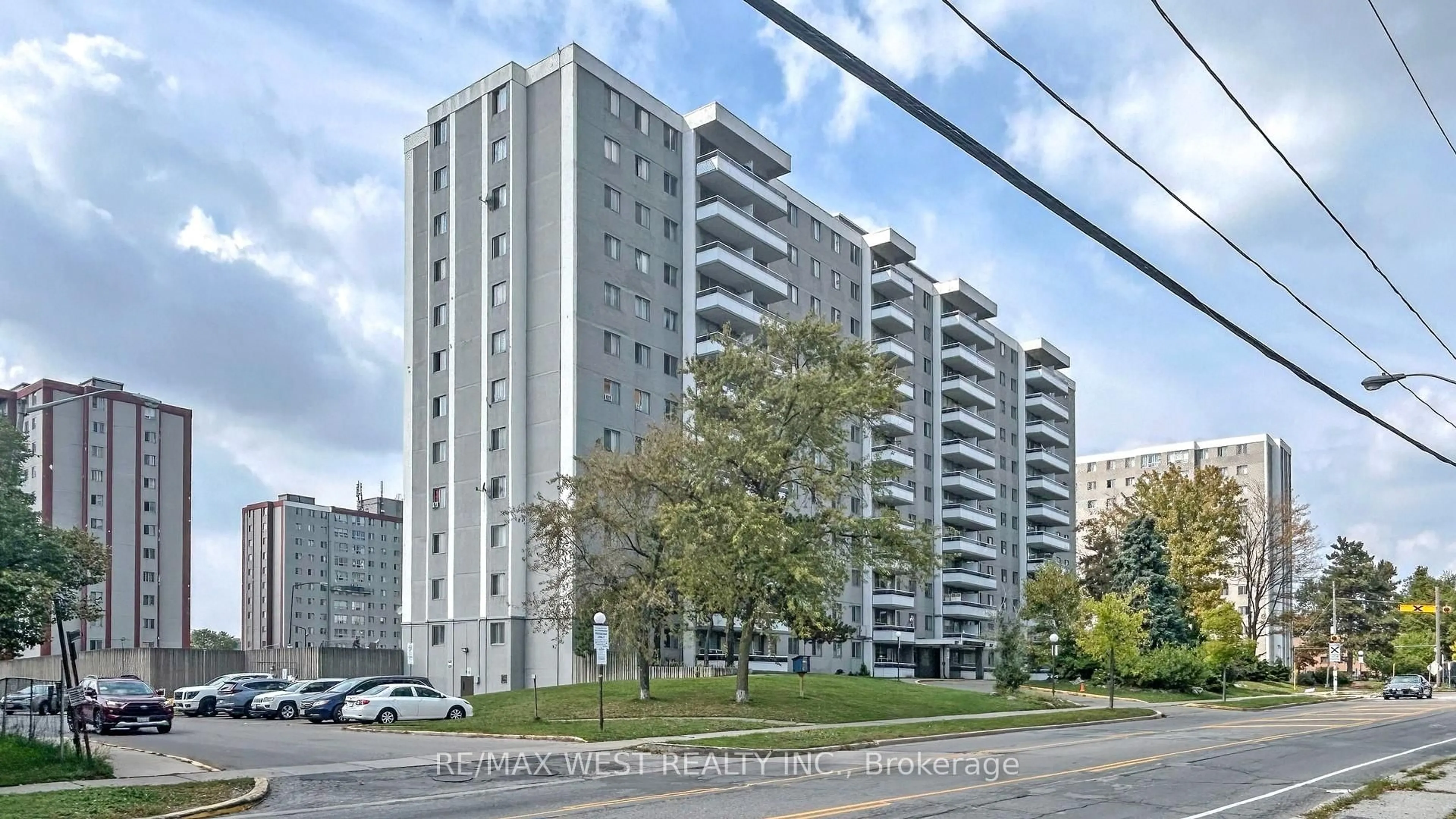 Unknown for 940 Caledonia Rd #210, Toronto Ontario M6B 3Y4
