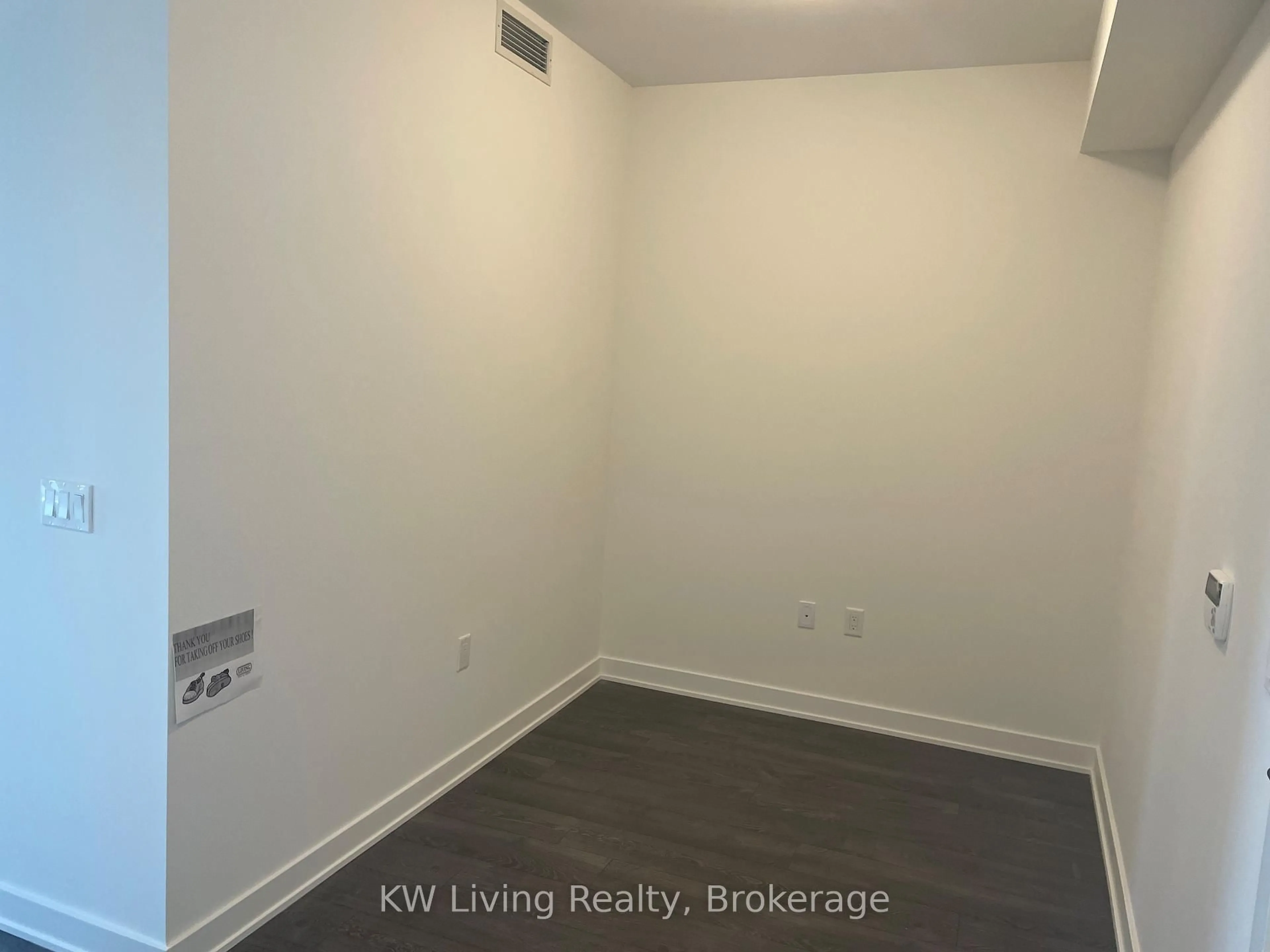 A pic of a room for 4655 Metcalfe Ave #308, Mississauga Ontario L5M 0Z7