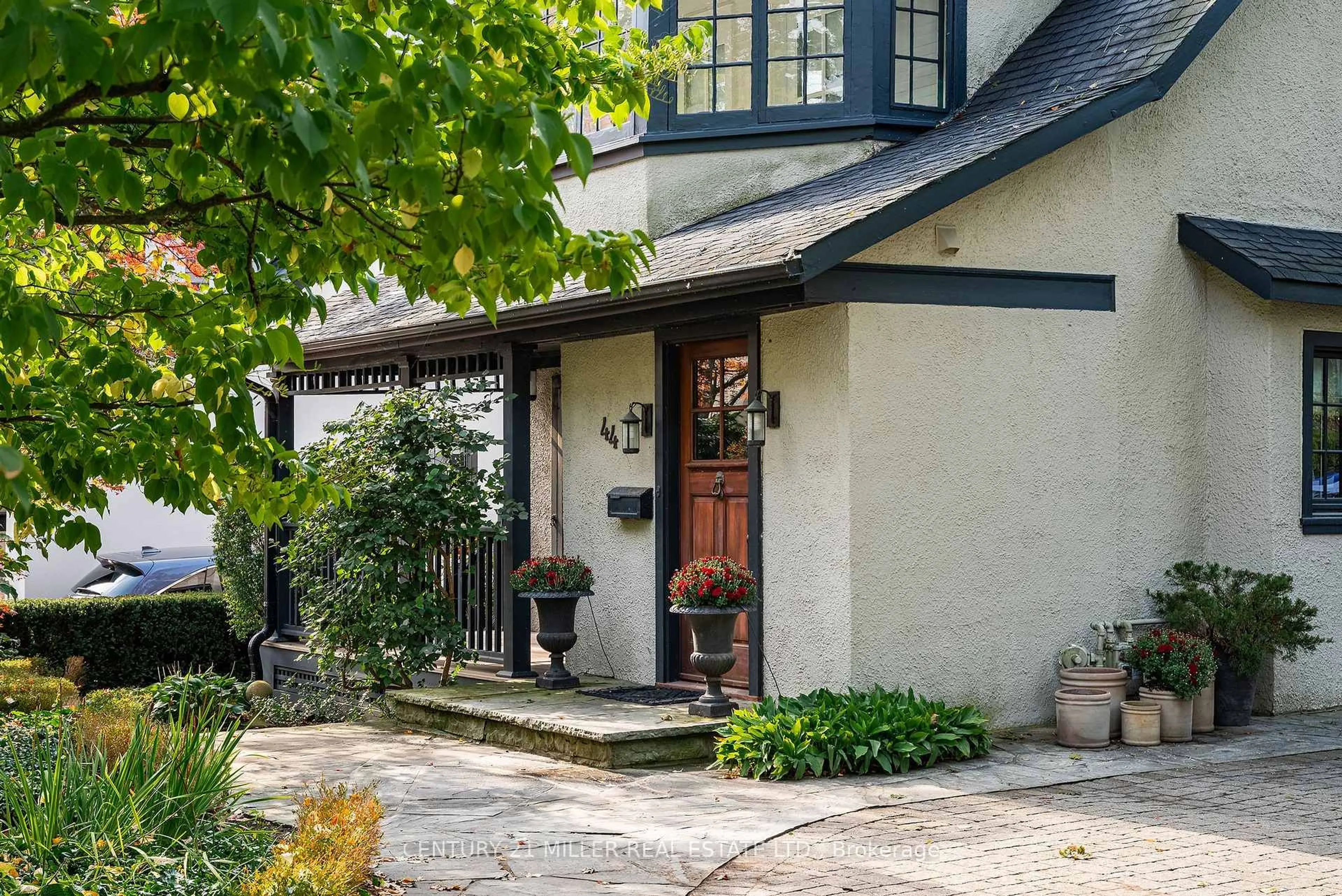 Unknown for 44 Howard Ave, Oakville Ontario L6J 3Y3