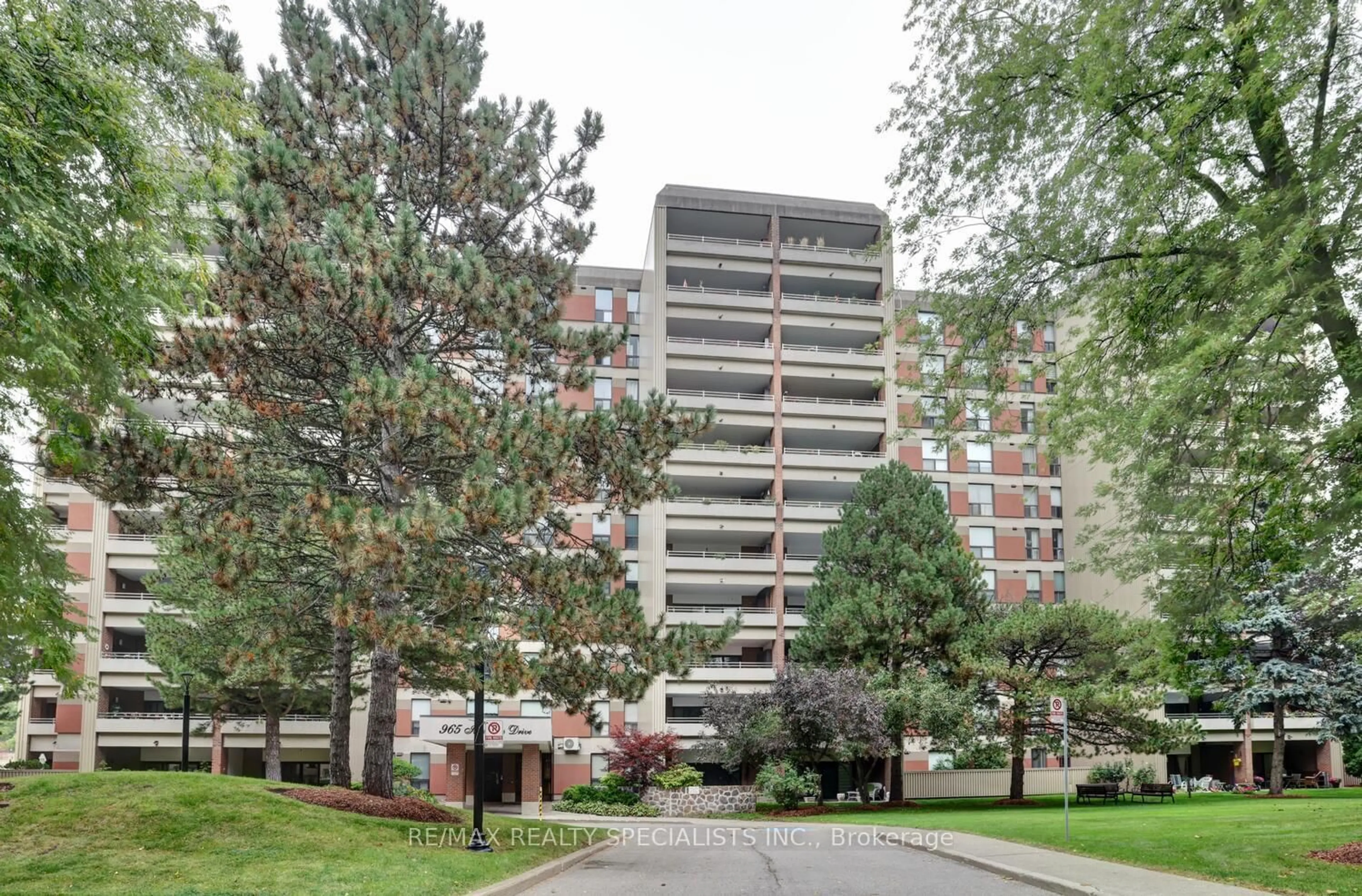 Unknown for 965 Inverhouse Dr #203, Mississauga Ontario L5J 4B4