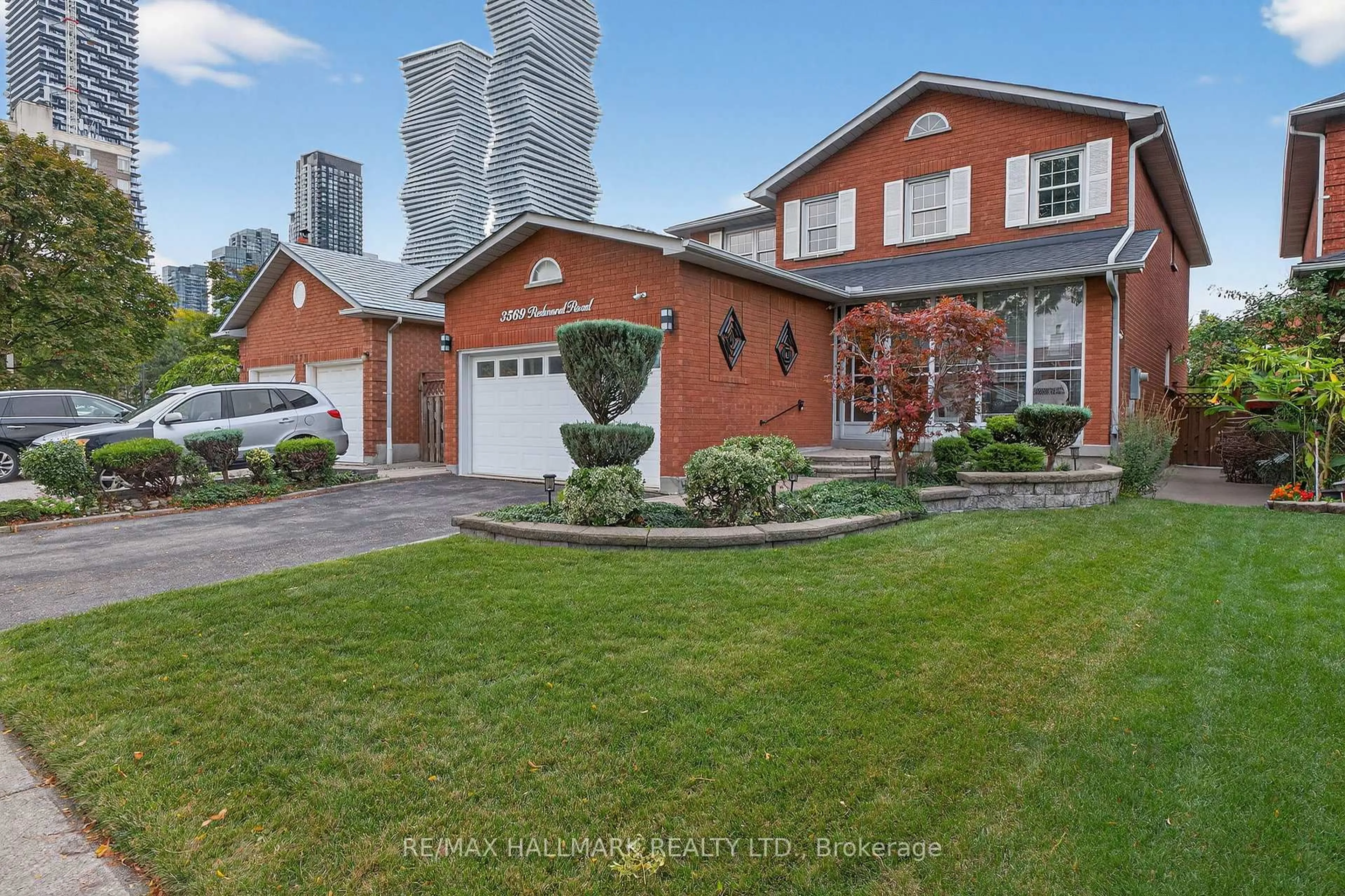 Home with brick exterior material, street for 3569 Redmond Rd, Mississauga Ontario L5B 3W2