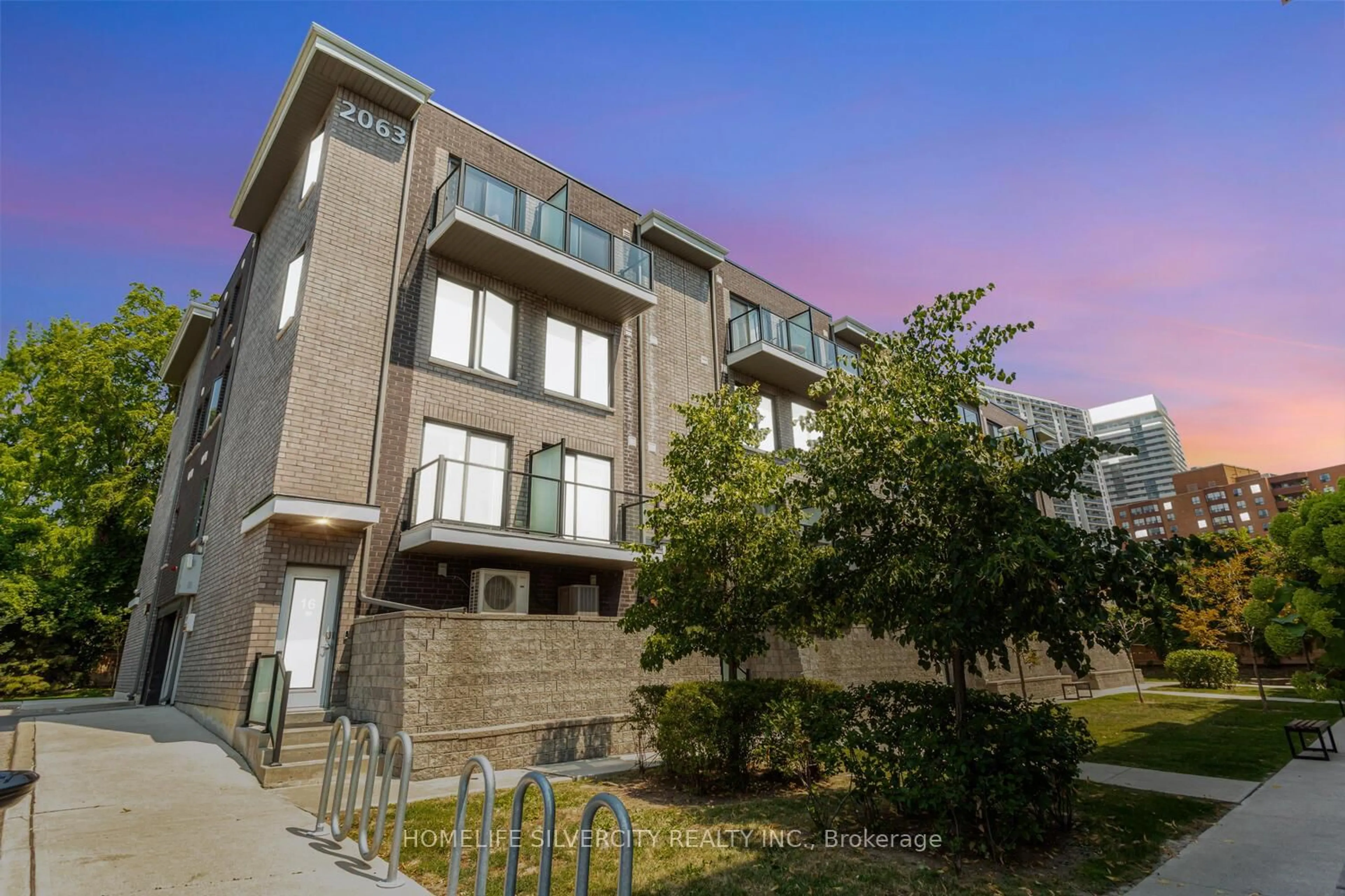 Unknown for 2063 Weston Rd #15, Toronto Ontario M9N 1X7