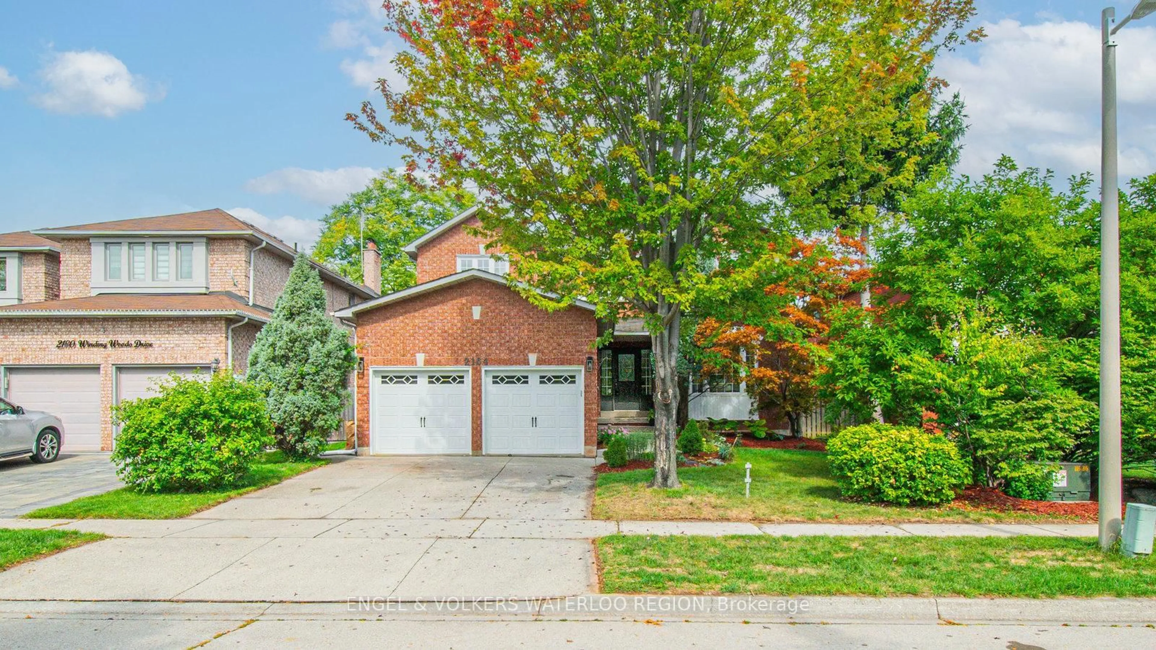 Home with brick exterior material, street for 2164 Winding Woods Dr, Oakville Ontario L6H 5T8