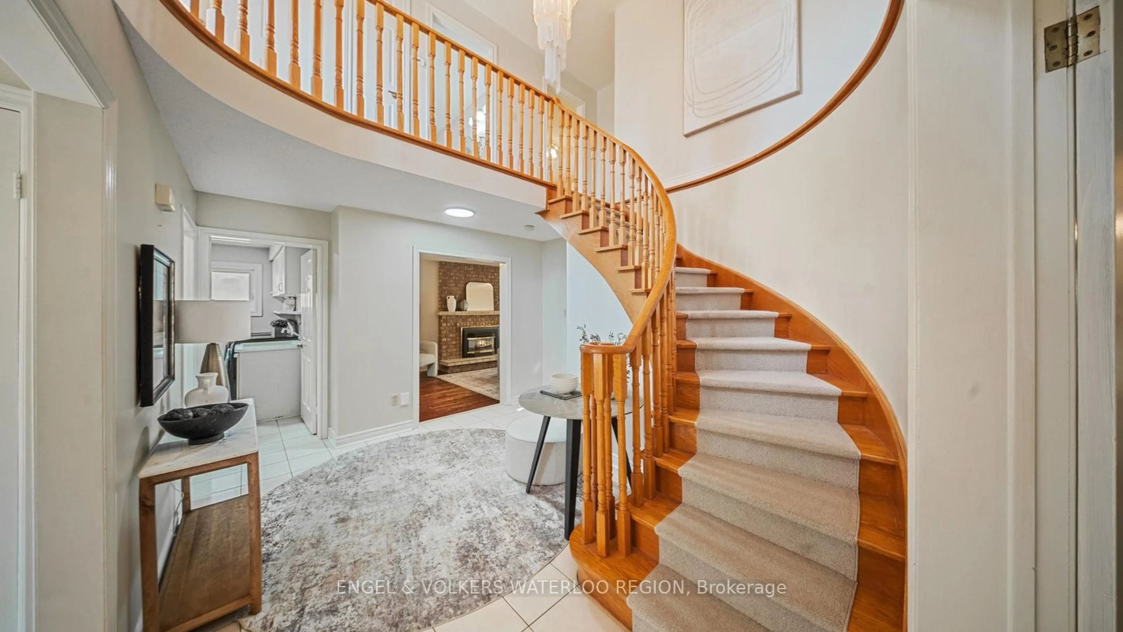 Stairs for 2164 Winding Woods Dr, Oakville Ontario L6H 5T8