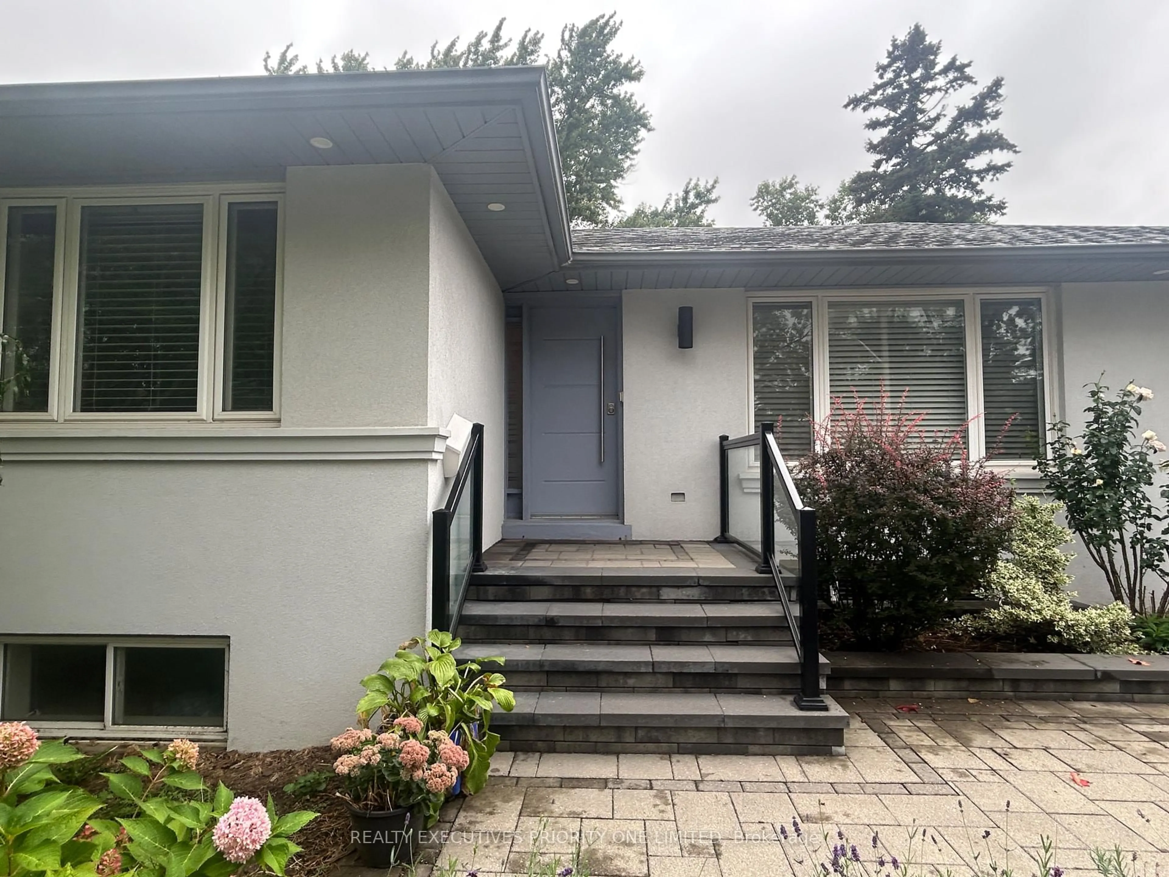 Home with vinyl exterior material, street for 2486 Edenhurst Dr, Mississauga Ontario L5A 2K9