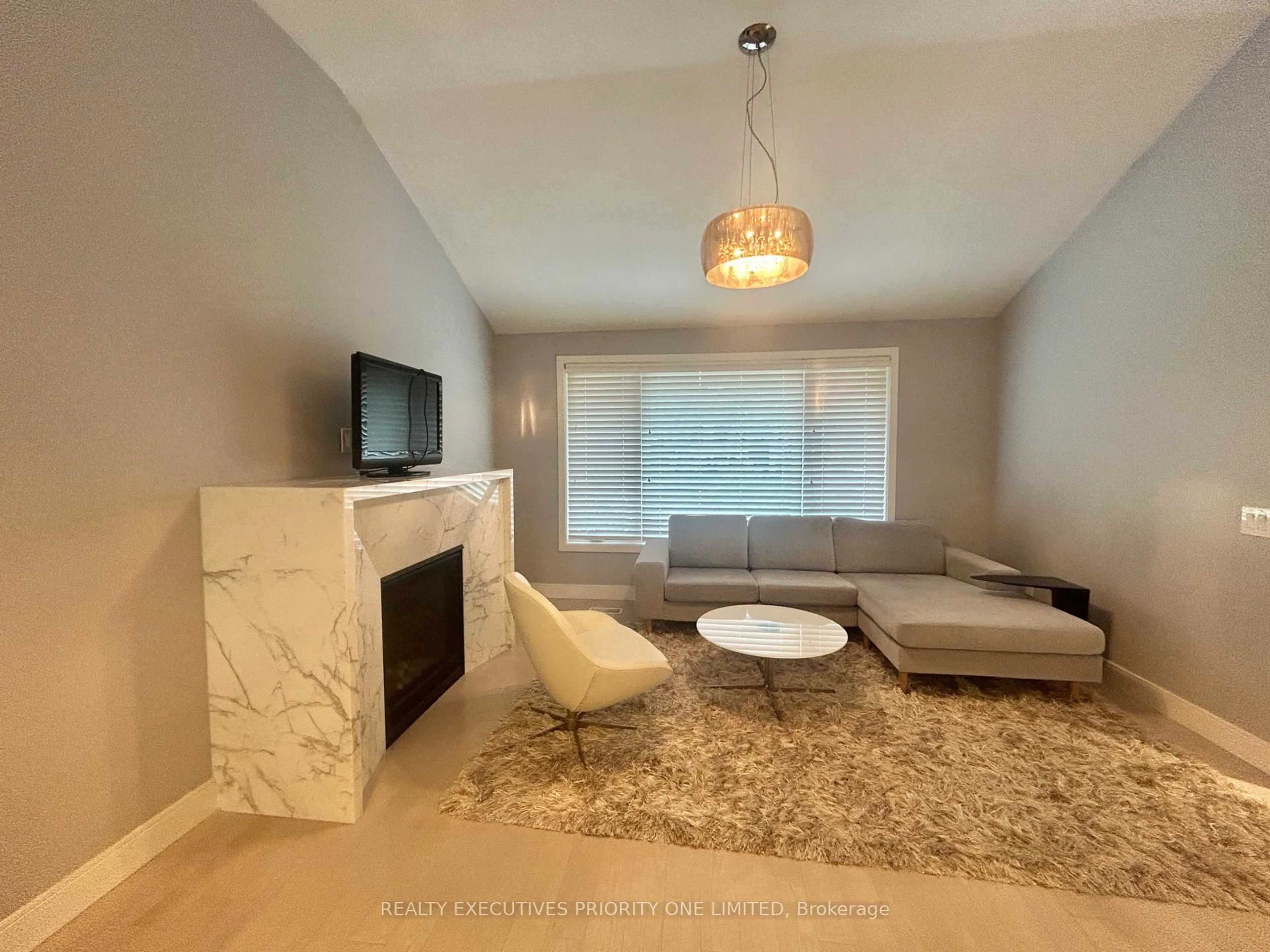 Living room with furniture, unknown for 2486 Edenhurst Dr, Mississauga Ontario L5A 2K9