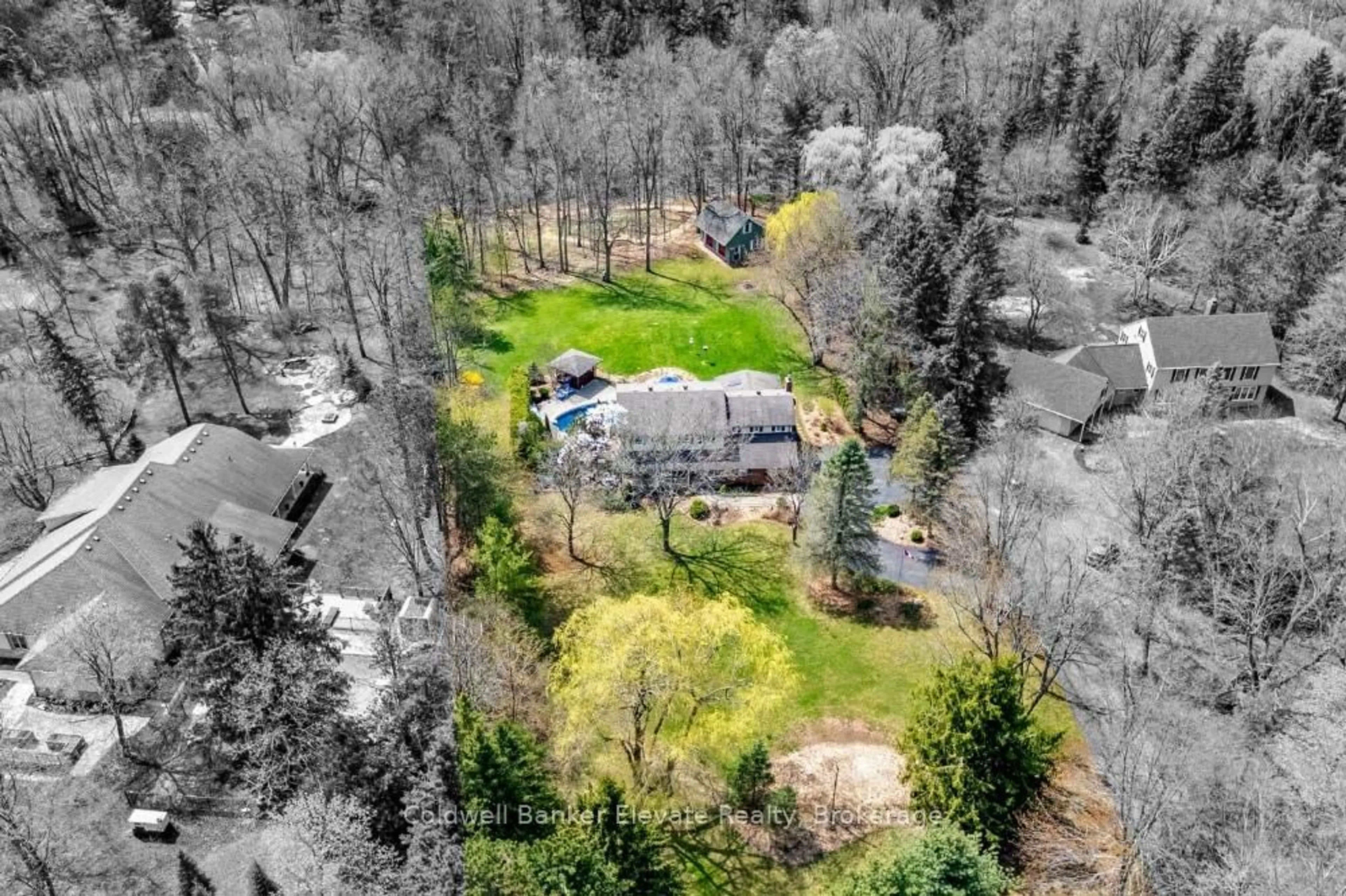 A pic from outside/outdoor area/front of a property/back of a property/a pic from drone, unknown for 12282 Eighth Line, Halton Hills Ontario L7G 4S4