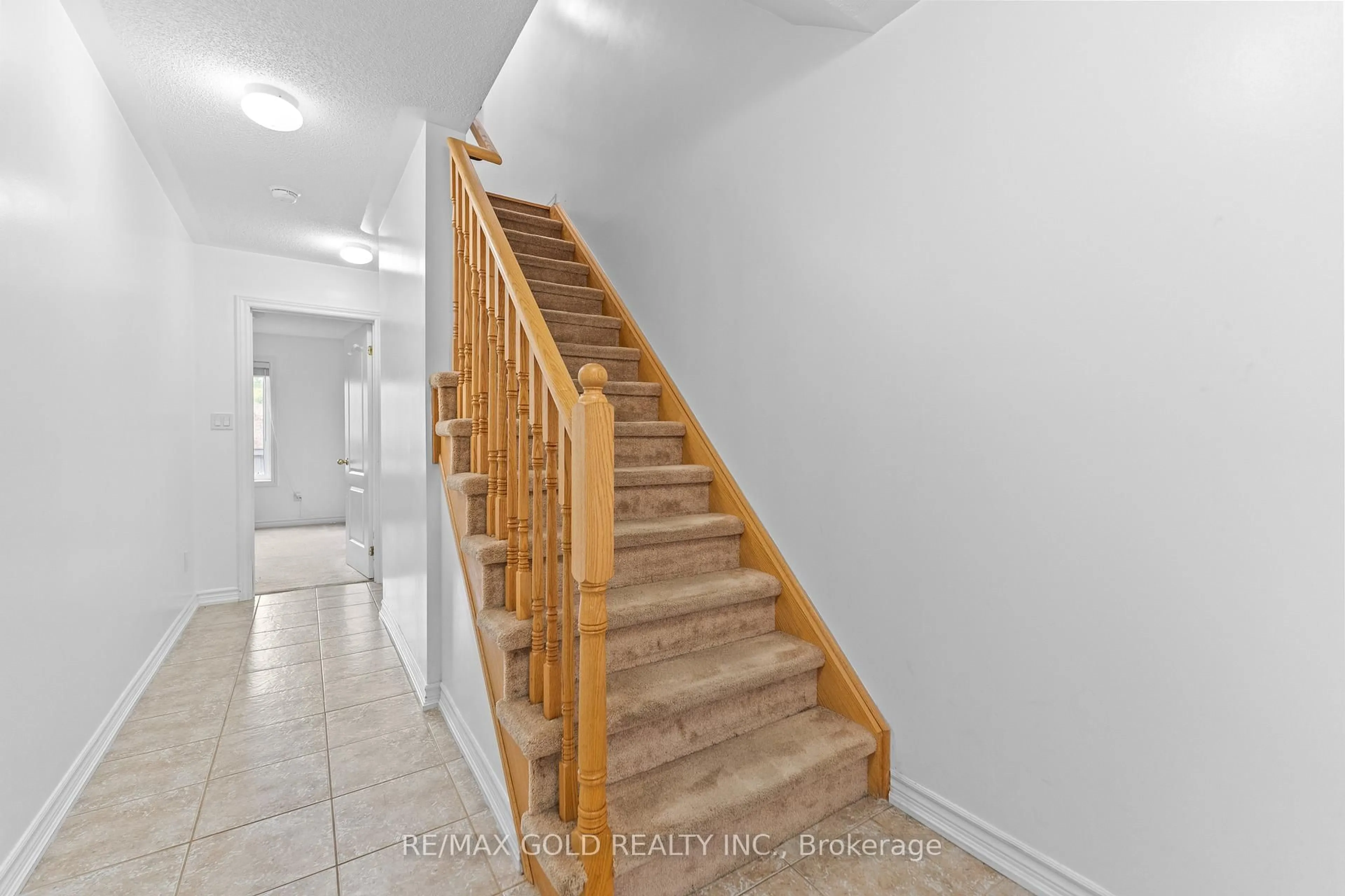 Stairs for 36 Kayak Hts, Brampton Ontario L6Z 0B4