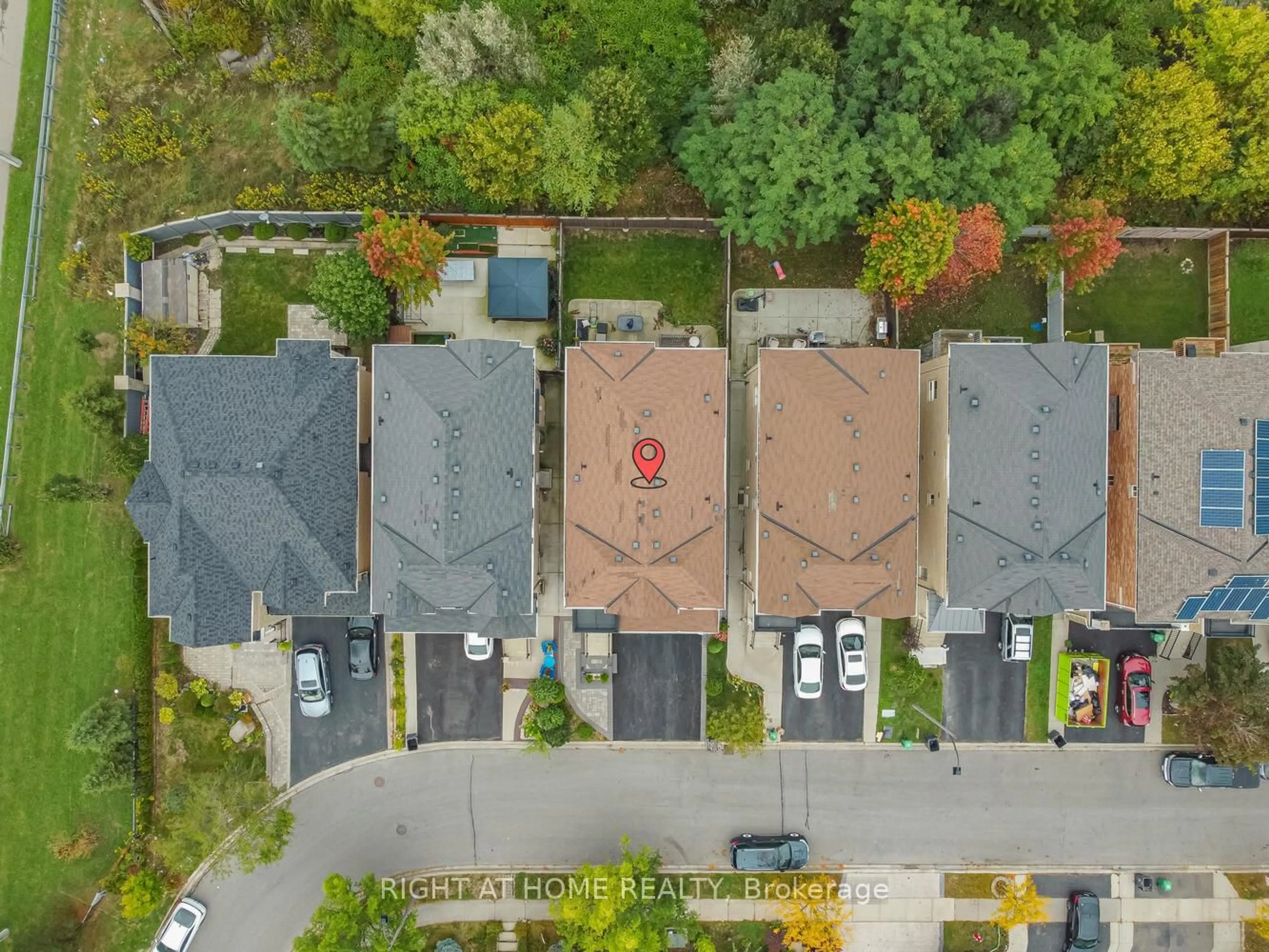 A pic from outside/outdoor area/front of a property/back of a property/a pic from drone, street for 64 EVERINGHAM Circ, Brampton Ontario L6R 0R7