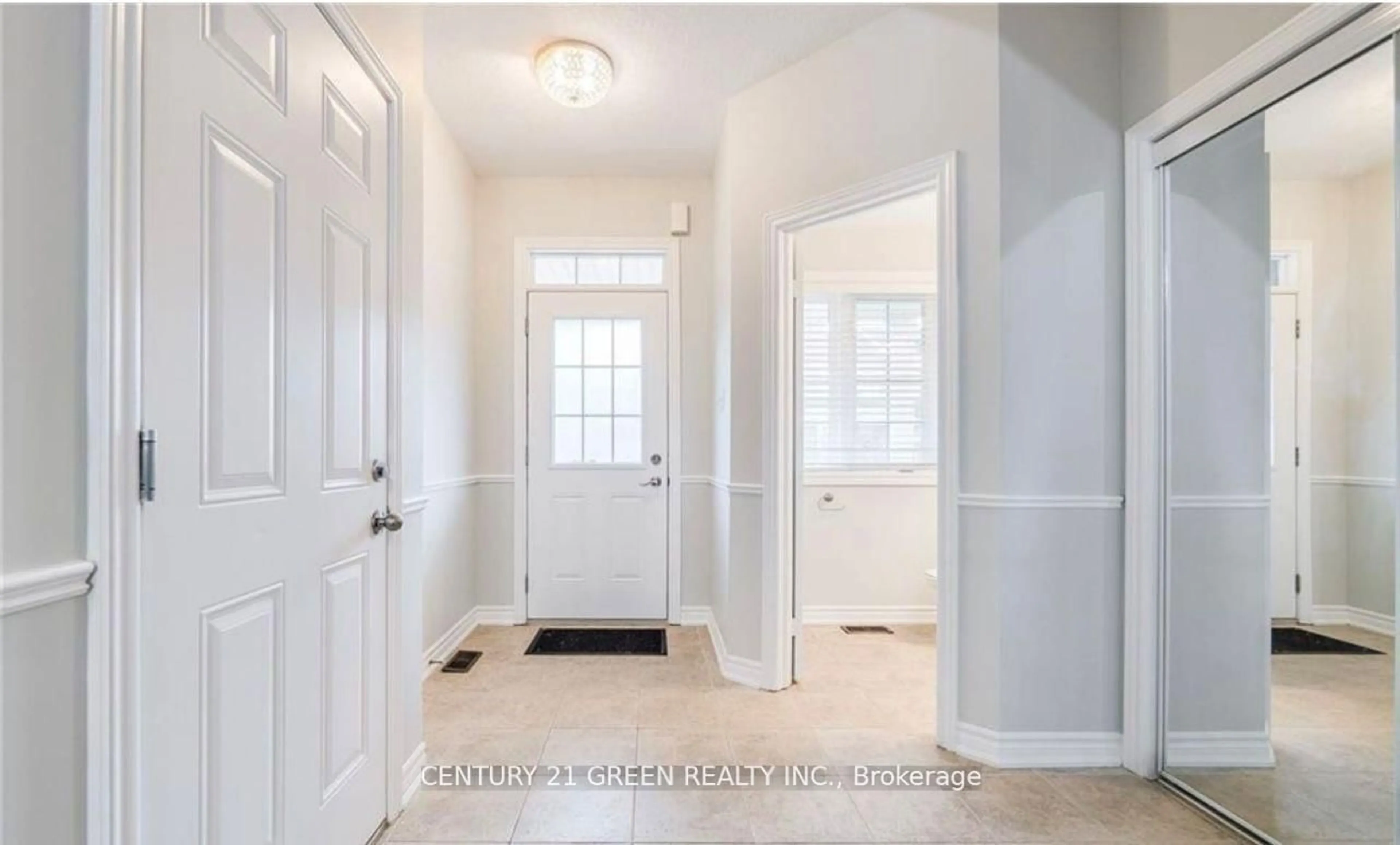 Indoor entryway for 569 Murray Meadows Pl, Milton Ontario L9T 8L8