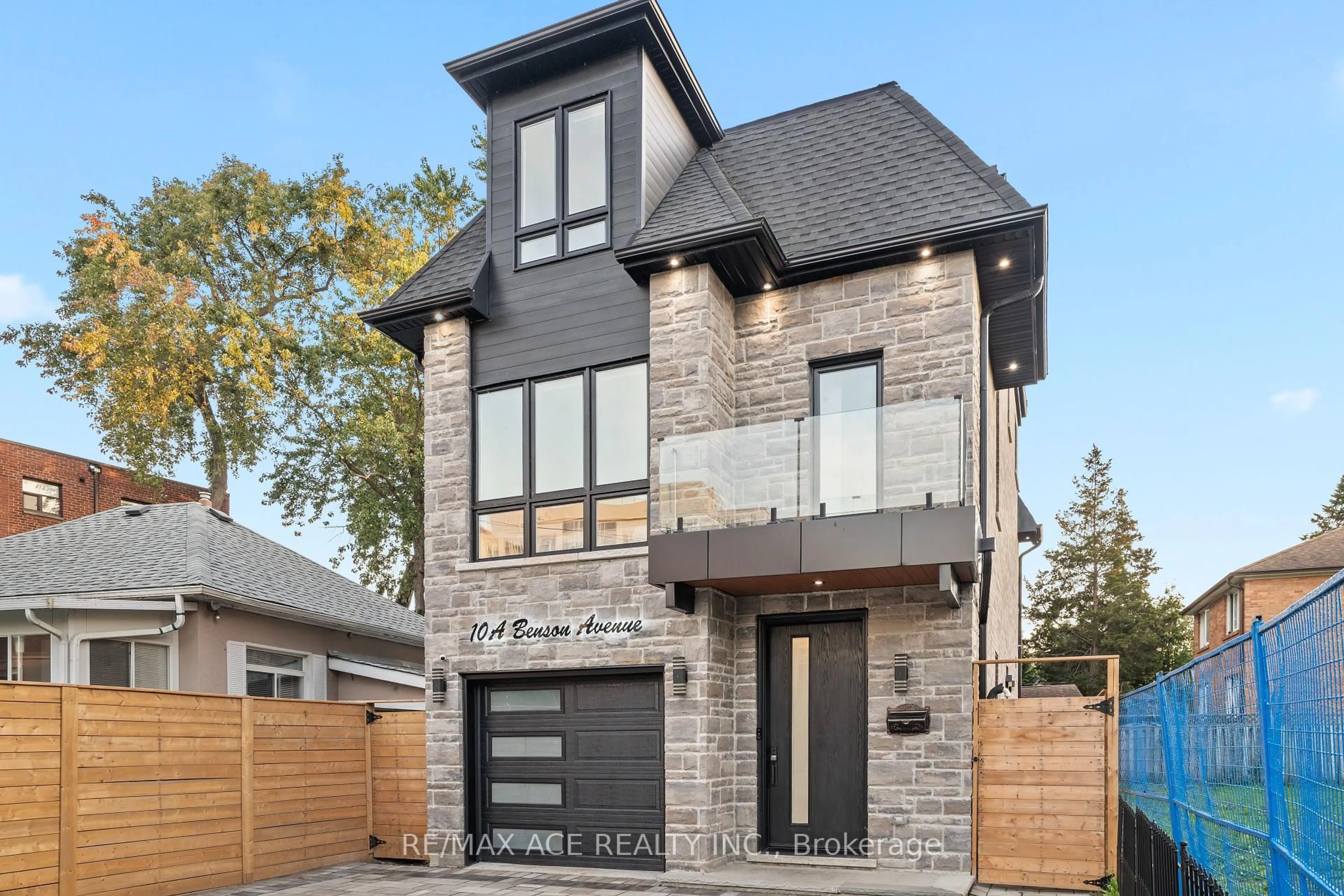 Home with brick exterior material, street for 10 Benson Ave, Mississauga Ontario L5H 2P2