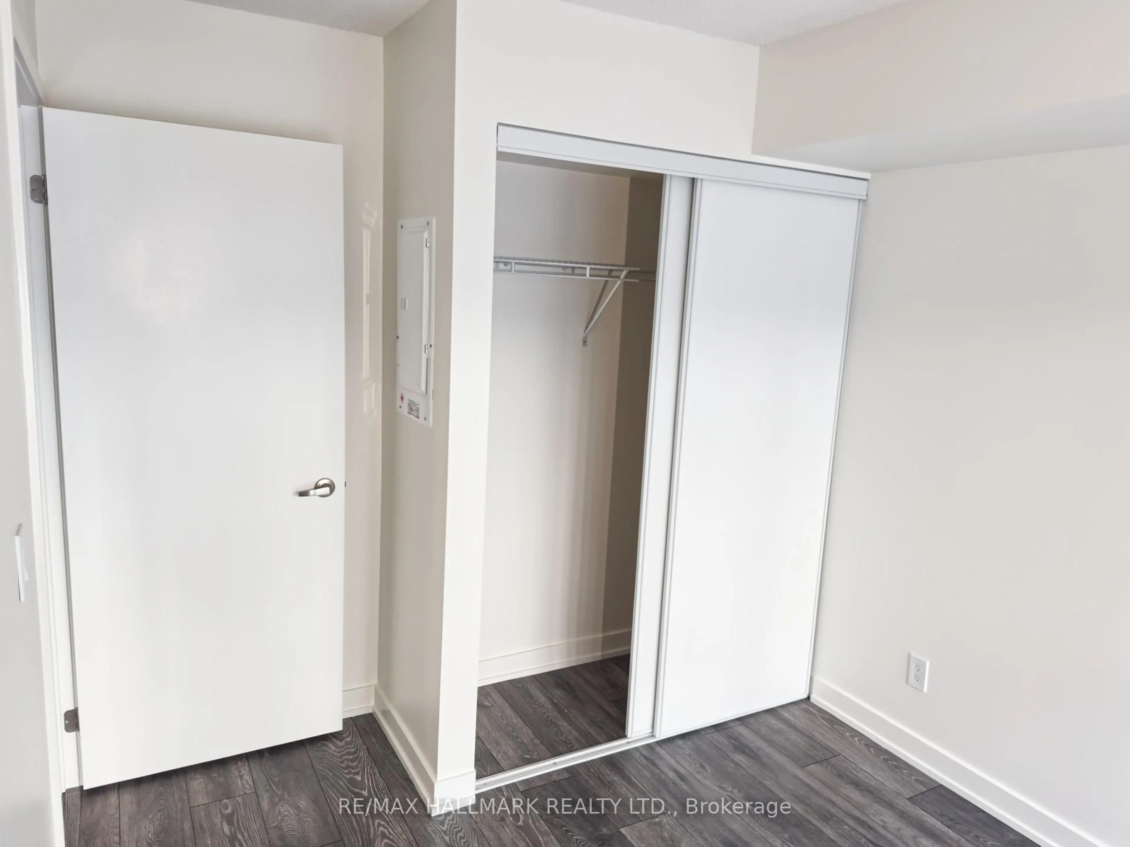 A pic of a room for 1117 Cooke Blvd #A208, Burlington Ontario L7T 0C6