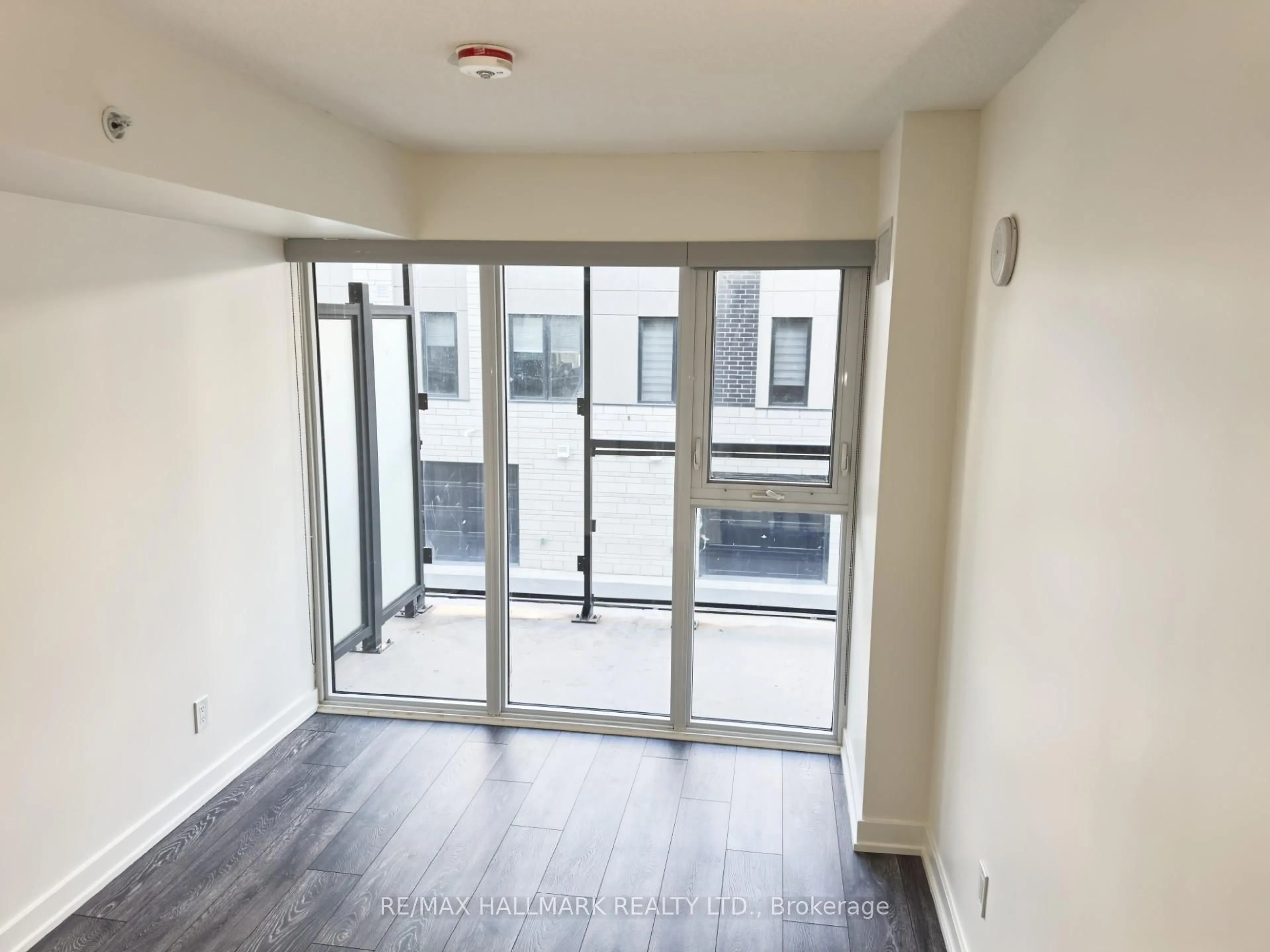 A pic of a room for 1117 Cooke Blvd #A208, Burlington Ontario L7T 0C6