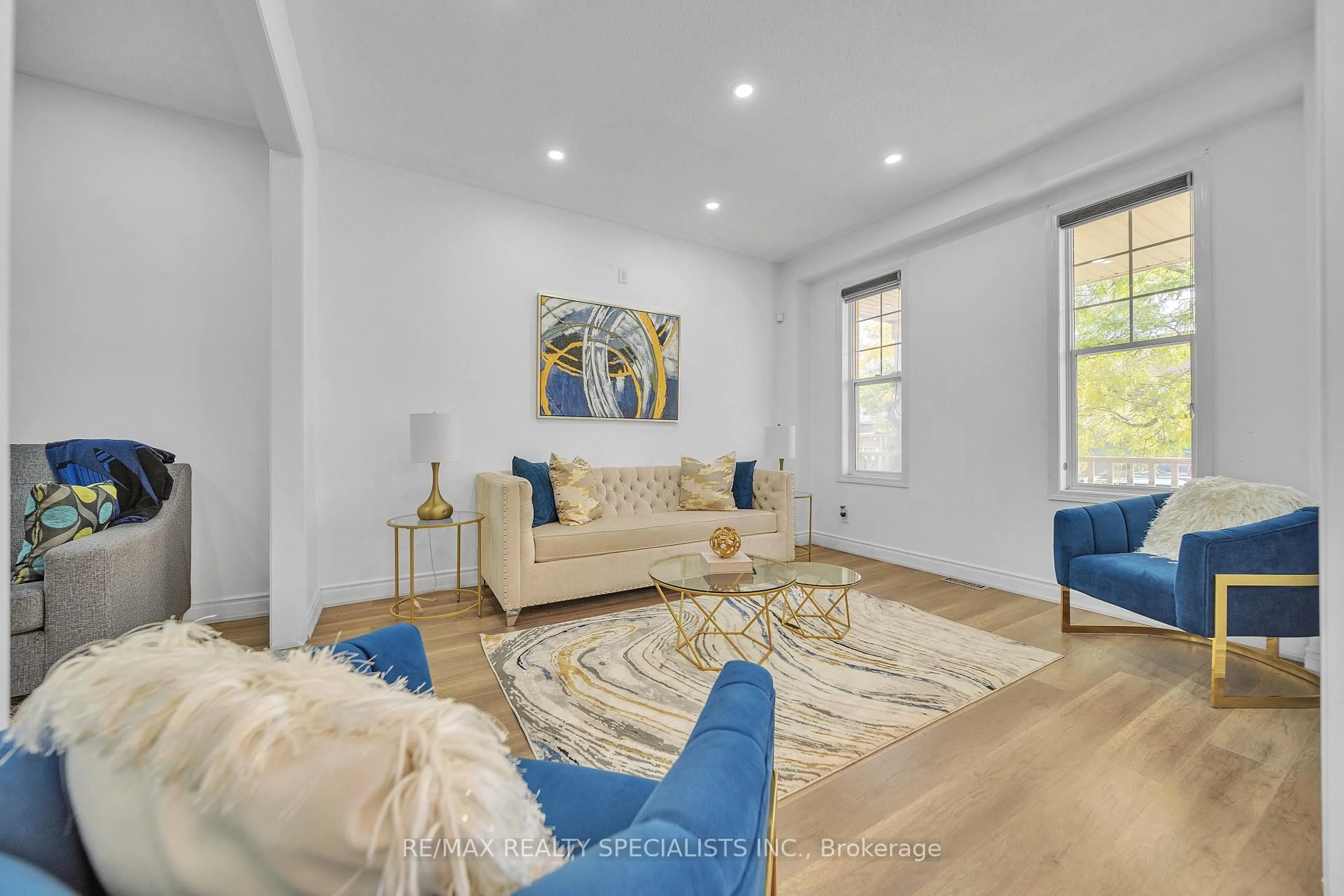 Living room with furniture, unknown for 8 Gander Cres, Brampton Ontario L6P 2J5