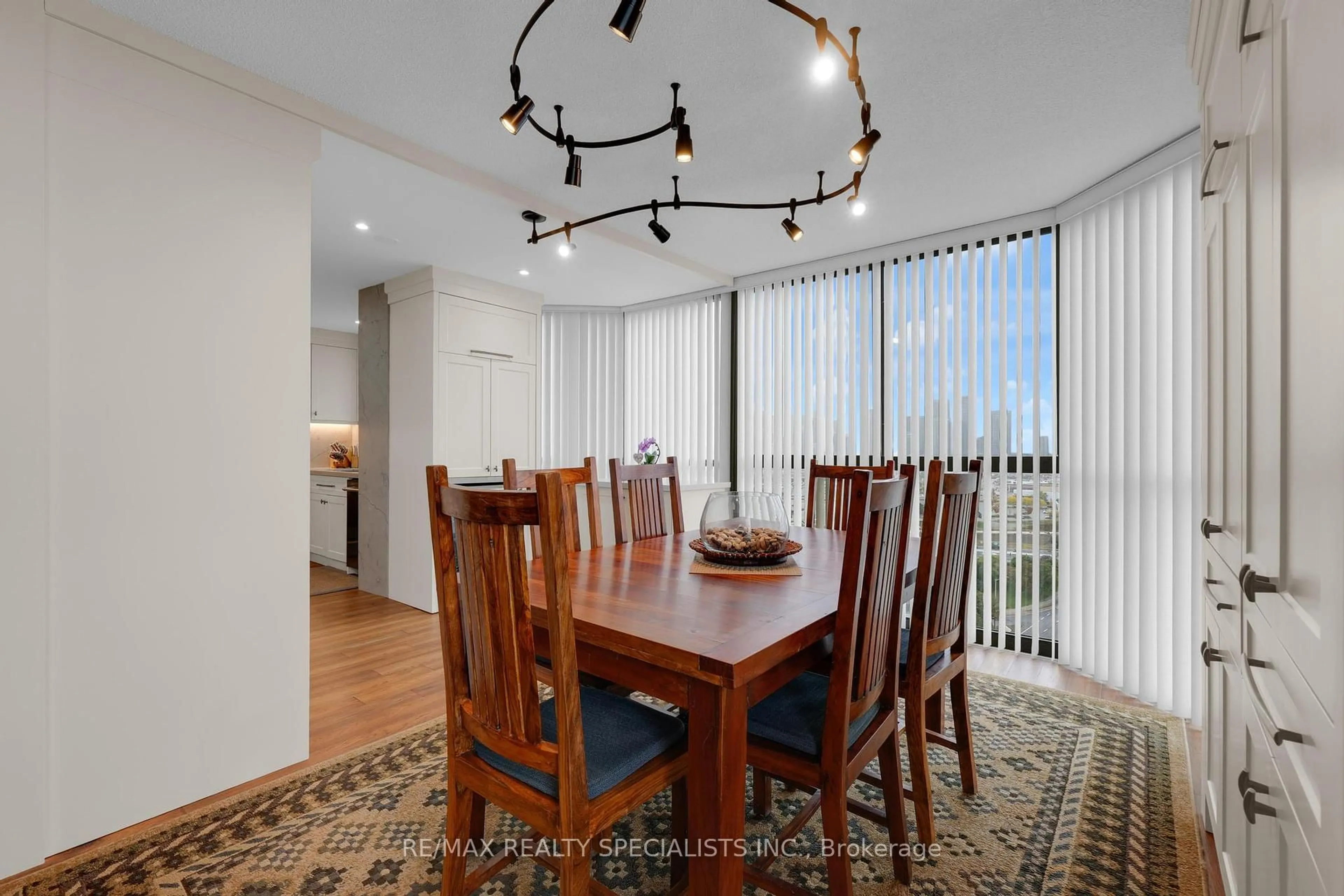 Dining room, unknown for 4235 Sherwoodtowne Blvd #1808, Mississauga Ontario L4Z 1W3