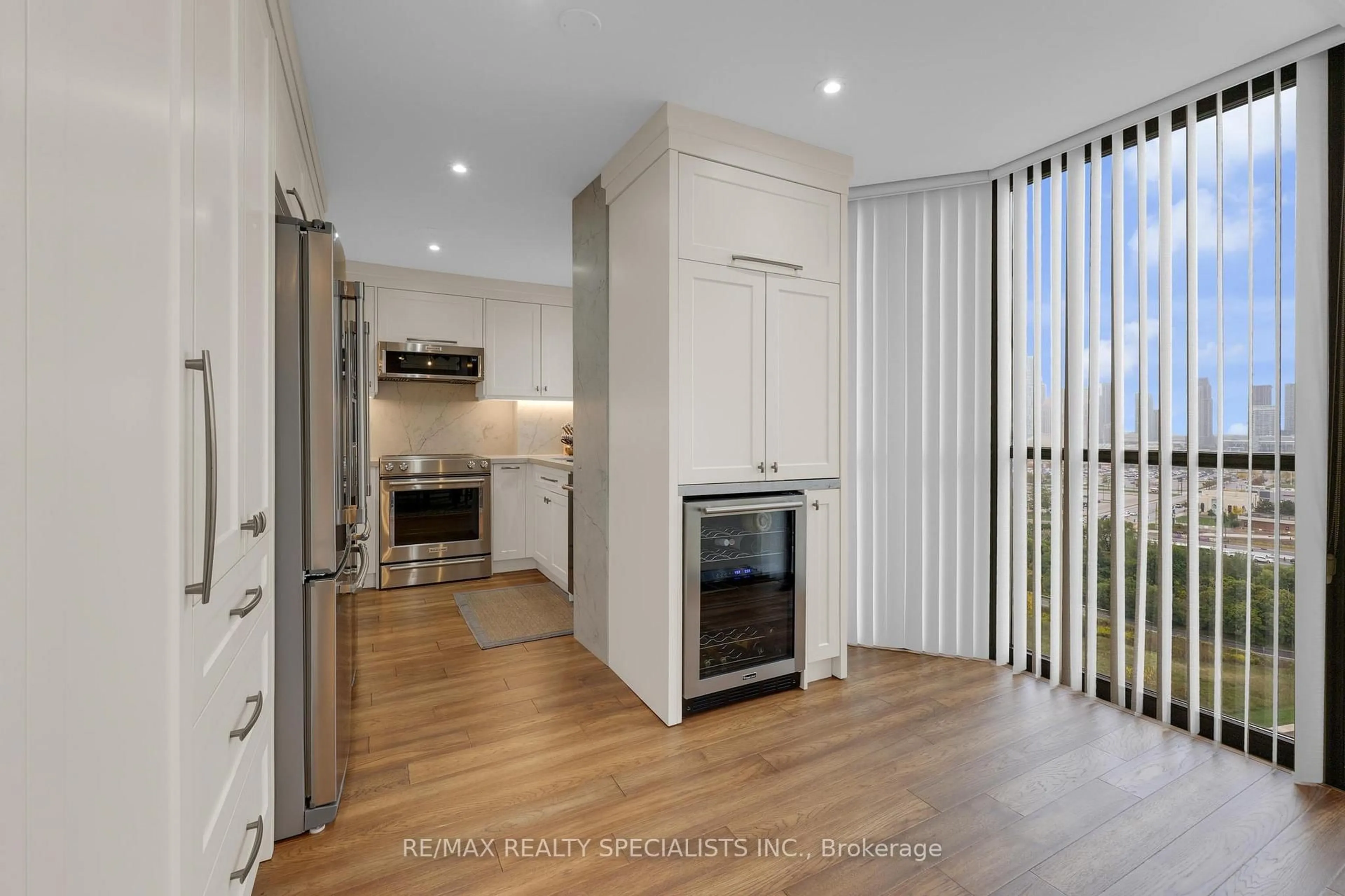 Unknown for 4235 Sherwoodtowne Blvd #1808, Mississauga Ontario L4Z 1W3