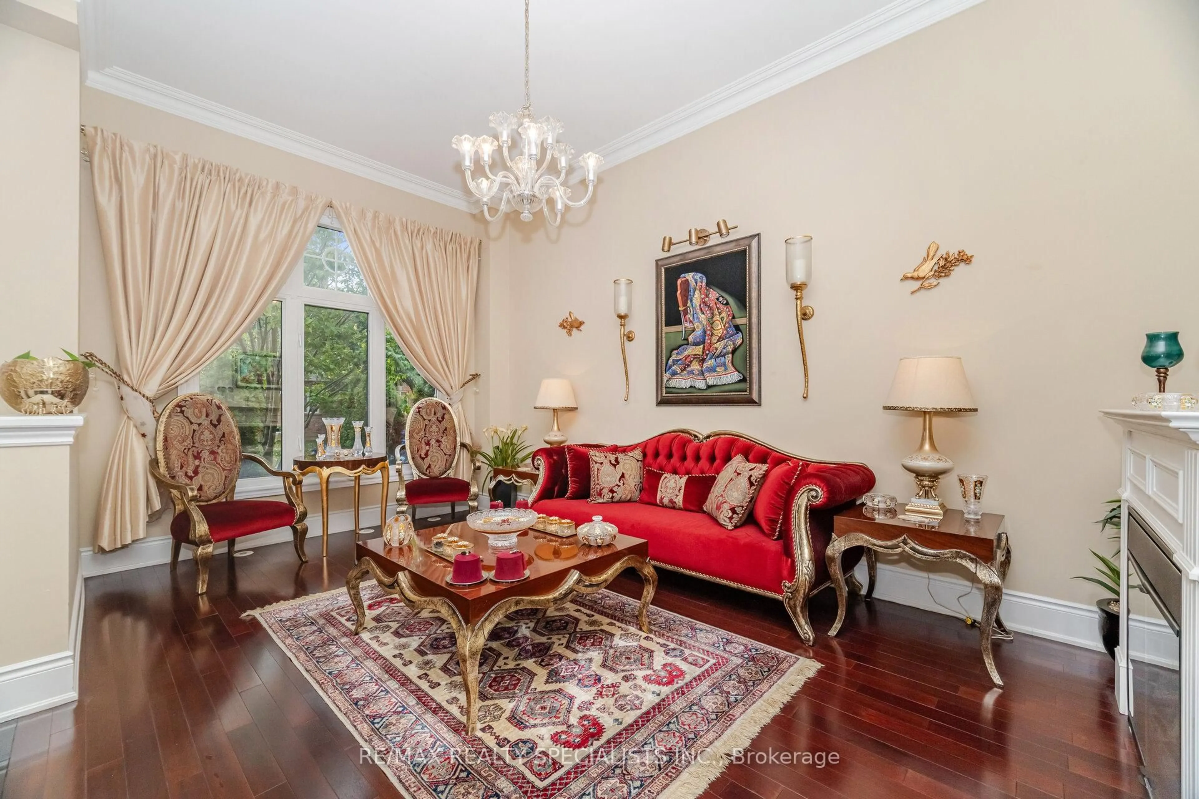 Living room with furniture, unknown for 3296 Flagstone Dr, Mississauga Ontario L5M 7T7