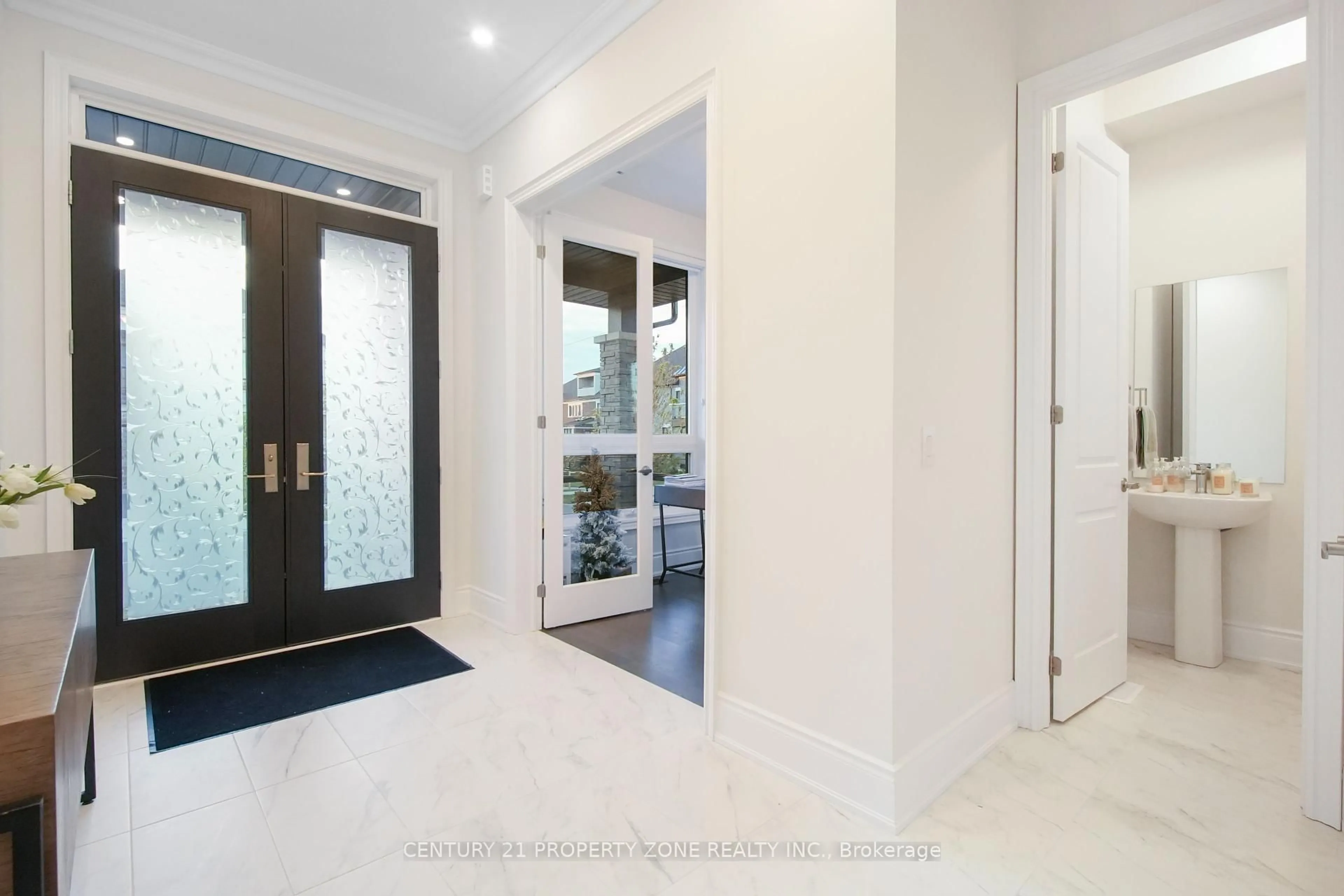 Indoor entryway for 2406 Charles Cornwall Ave, Oakville Ontario L6M 5M4