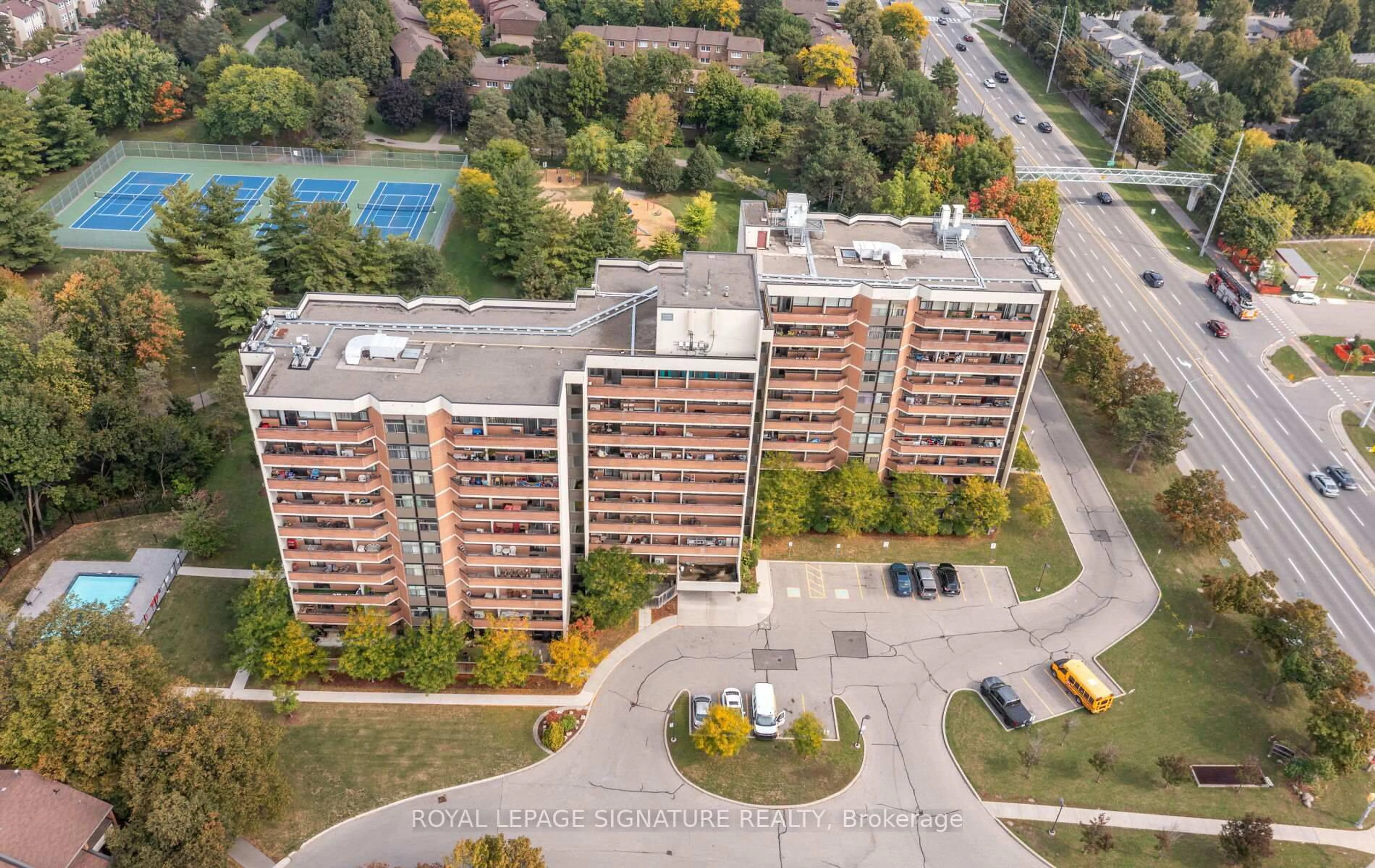 A pic from outside/outdoor area/front of a property/back of a property/a pic from drone, city buildings view from balcony for 2301 Derry Rd #1005, Mississauga Ontario L5N 2R4