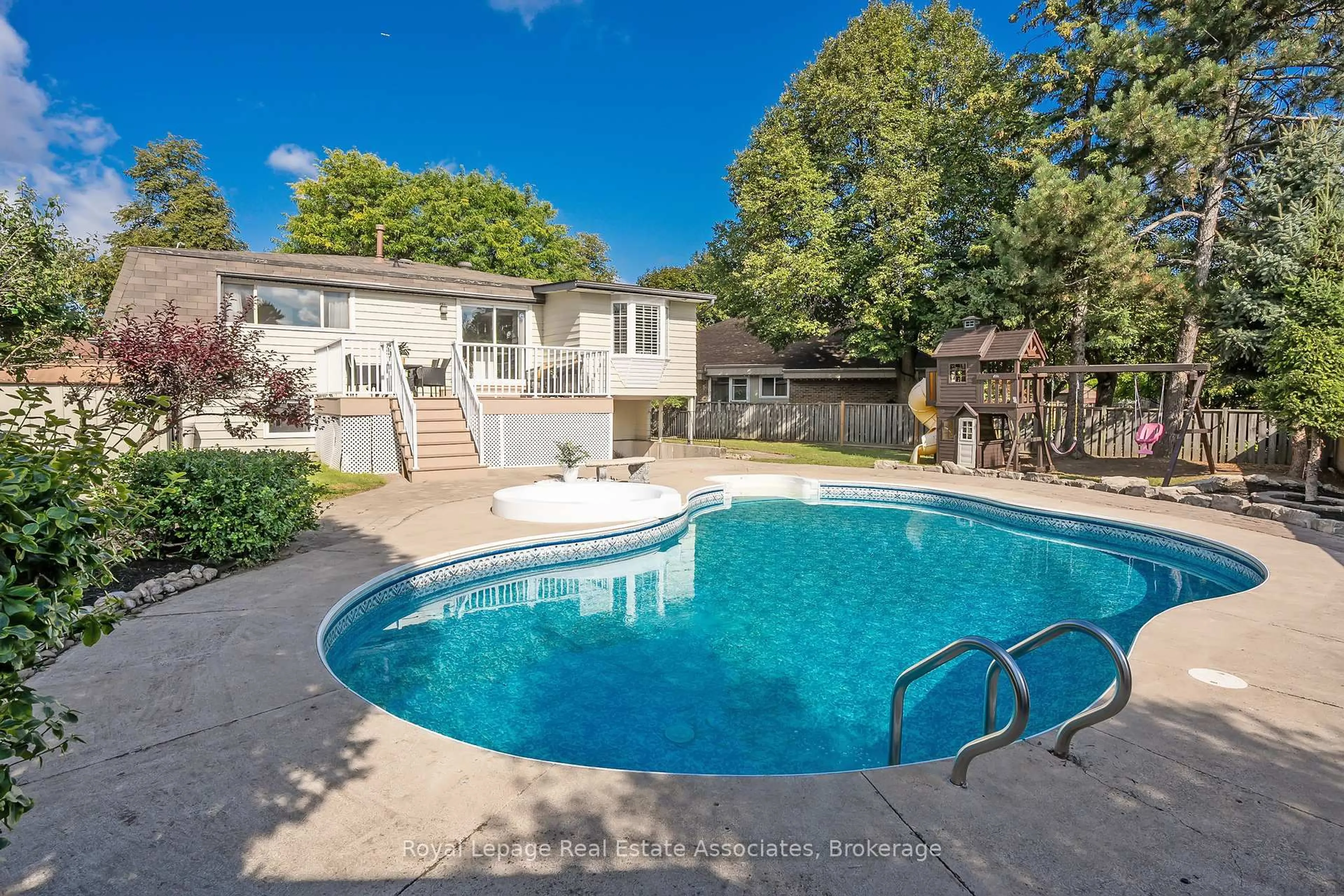 Pool for 6951 Estoril Rd, Mississauga Ontario L5N 1N3