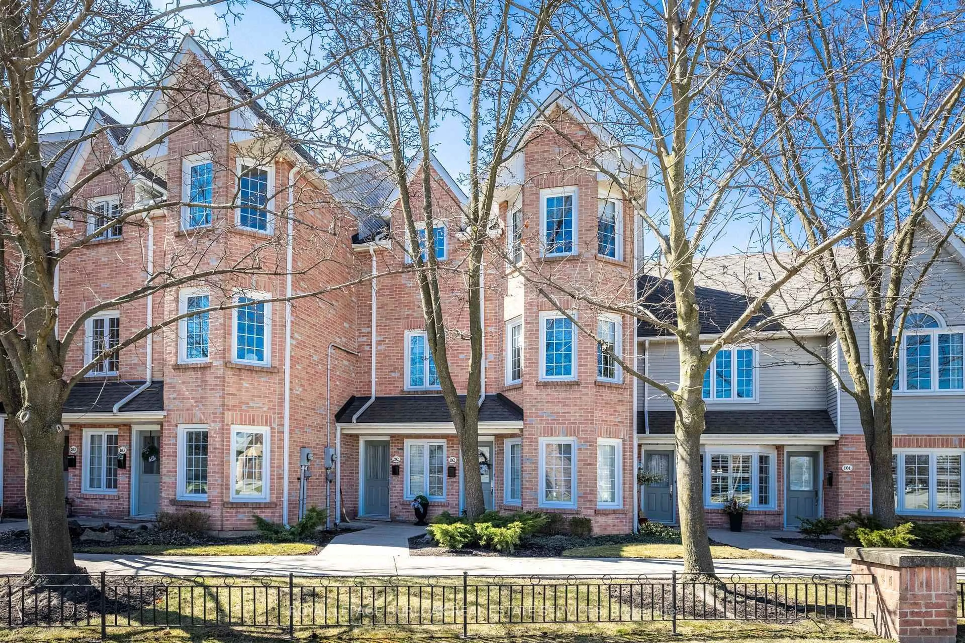 Home with brick exterior material, street for 2110 Cleaver Ave #102, Burlington Ontario L7M 3Z3