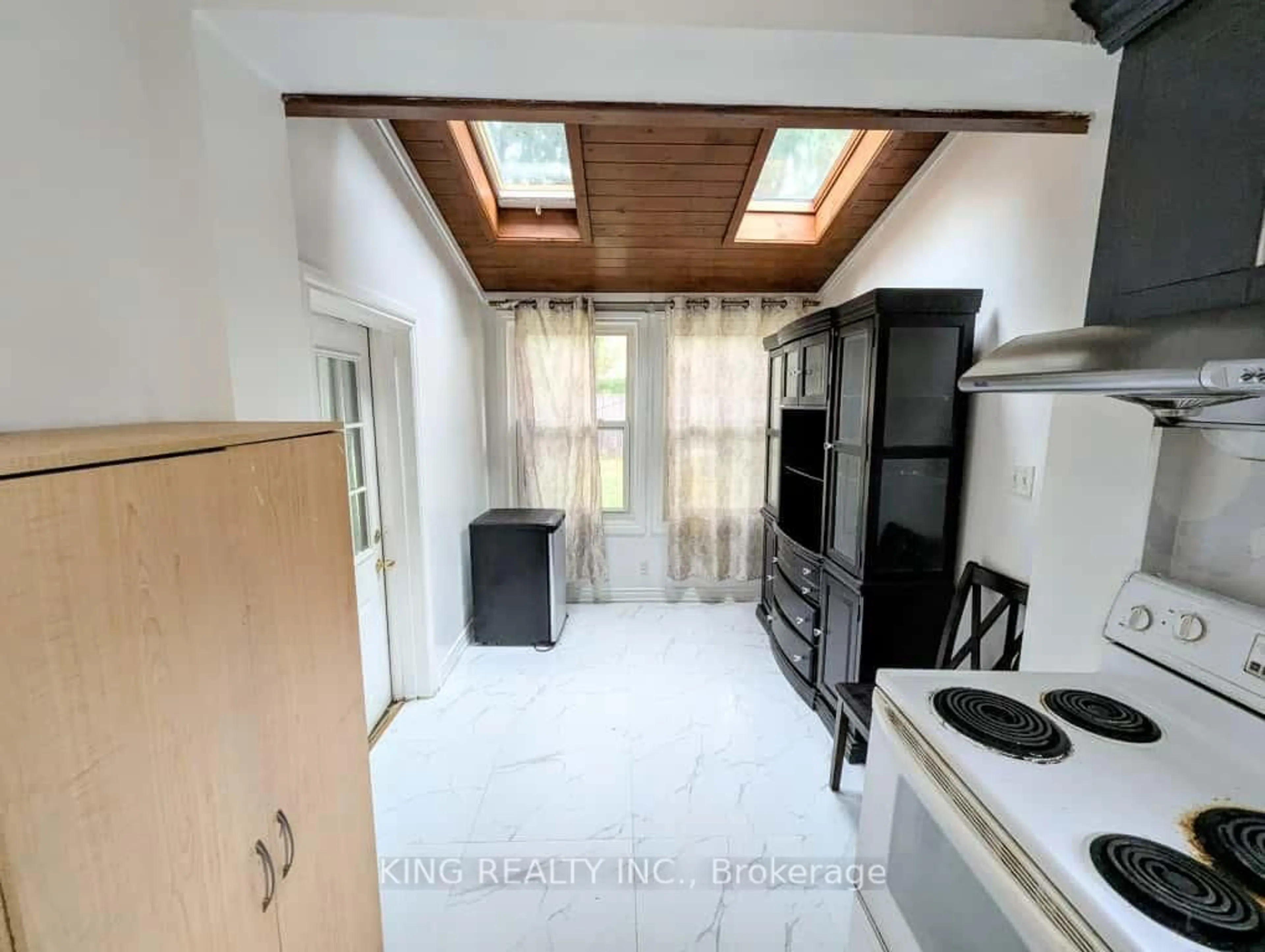 A pic of a room for 30 Parkway Ave, Brampton Ontario L6X 2G4