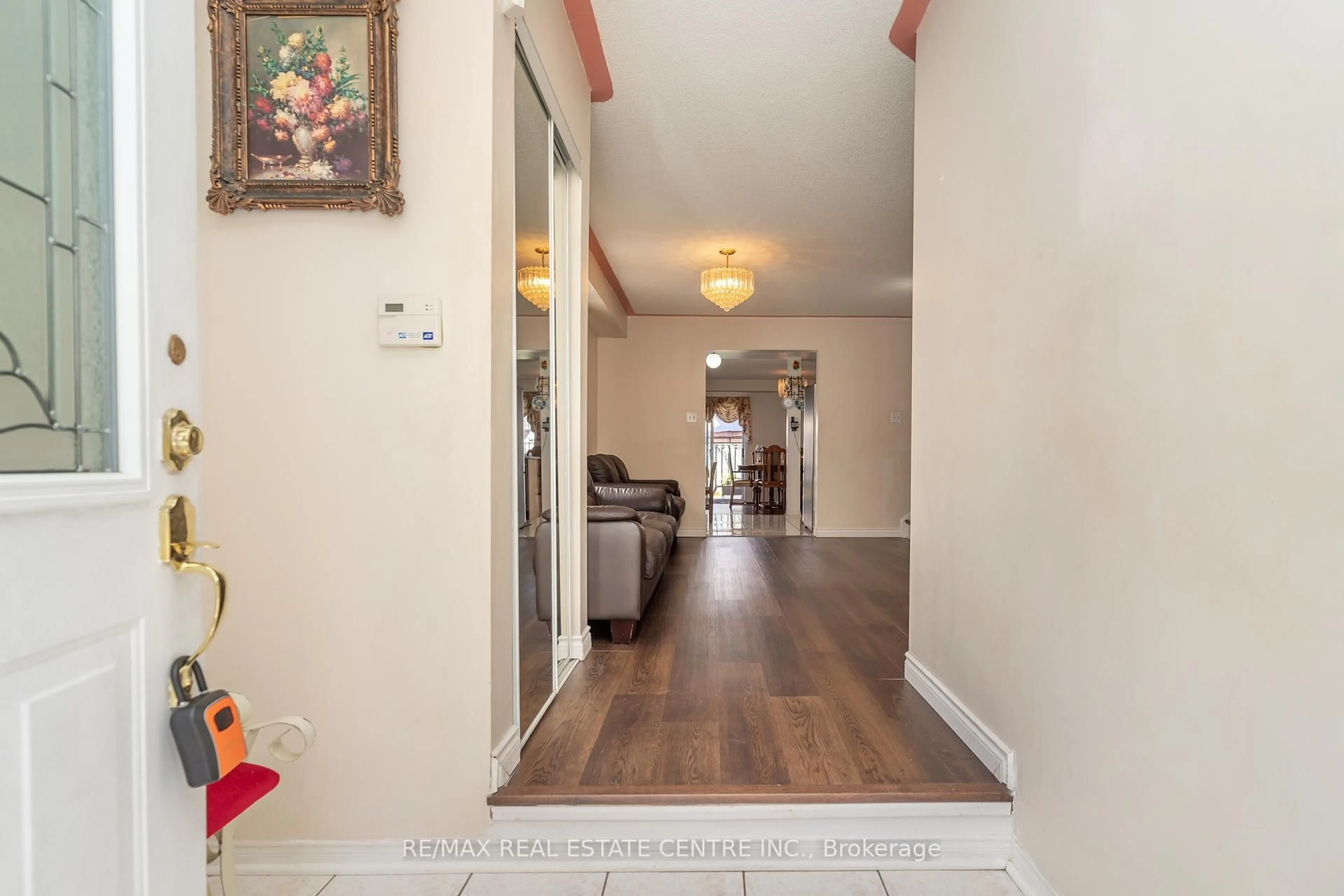 Indoor foyer for 54 Iceland Poppy Tr, Brampton Ontario L7A 0M9