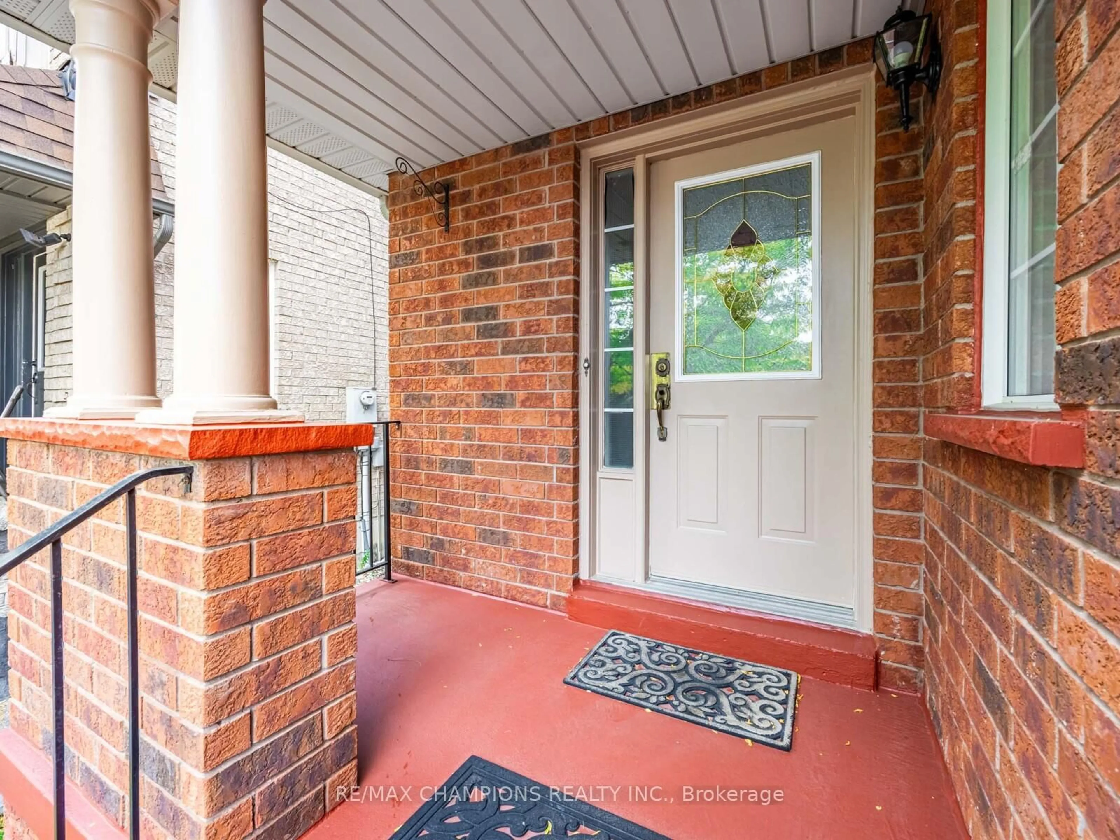 Indoor entryway for 14 Miramar St, Brampton Ontario L6R 2S7