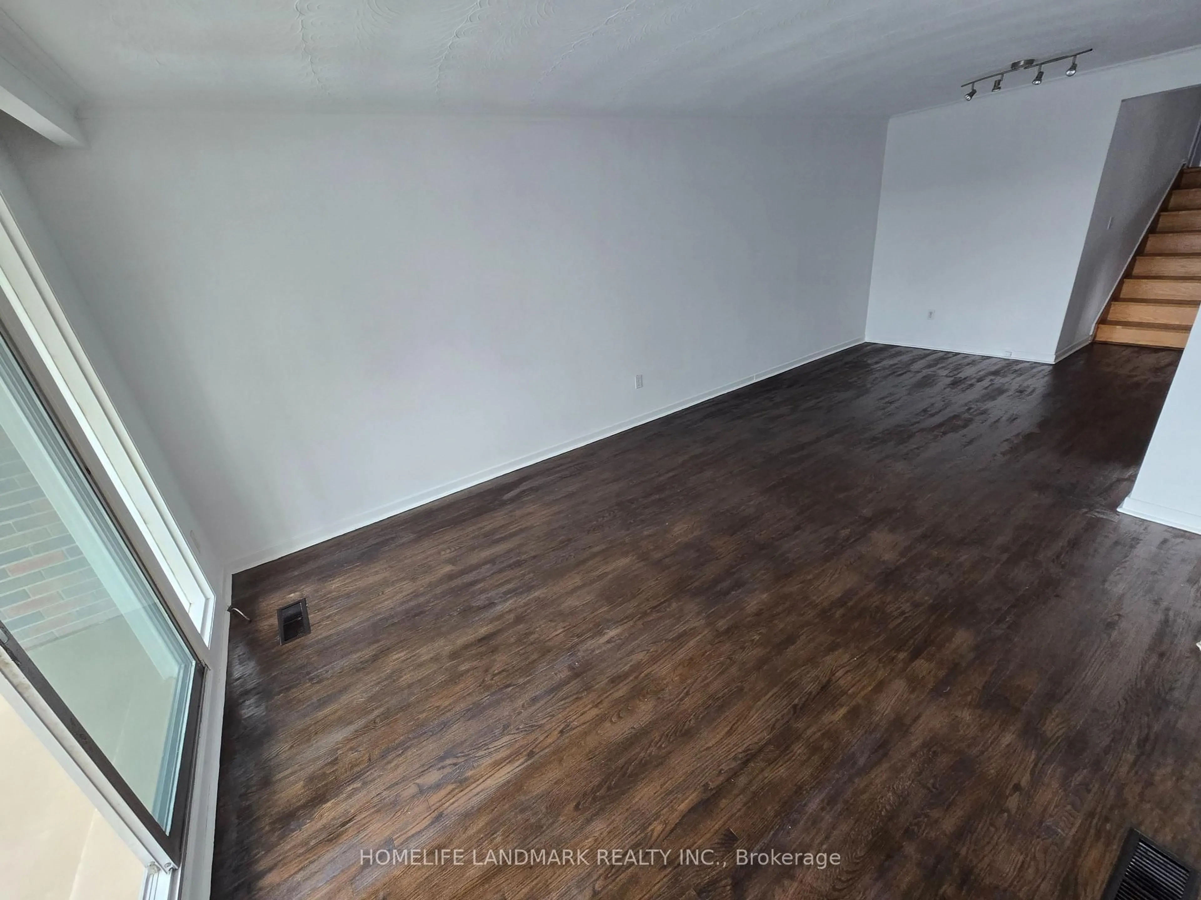 A pic of a room for 135 Cabana Dr, Toronto Ontario M9L 1L1