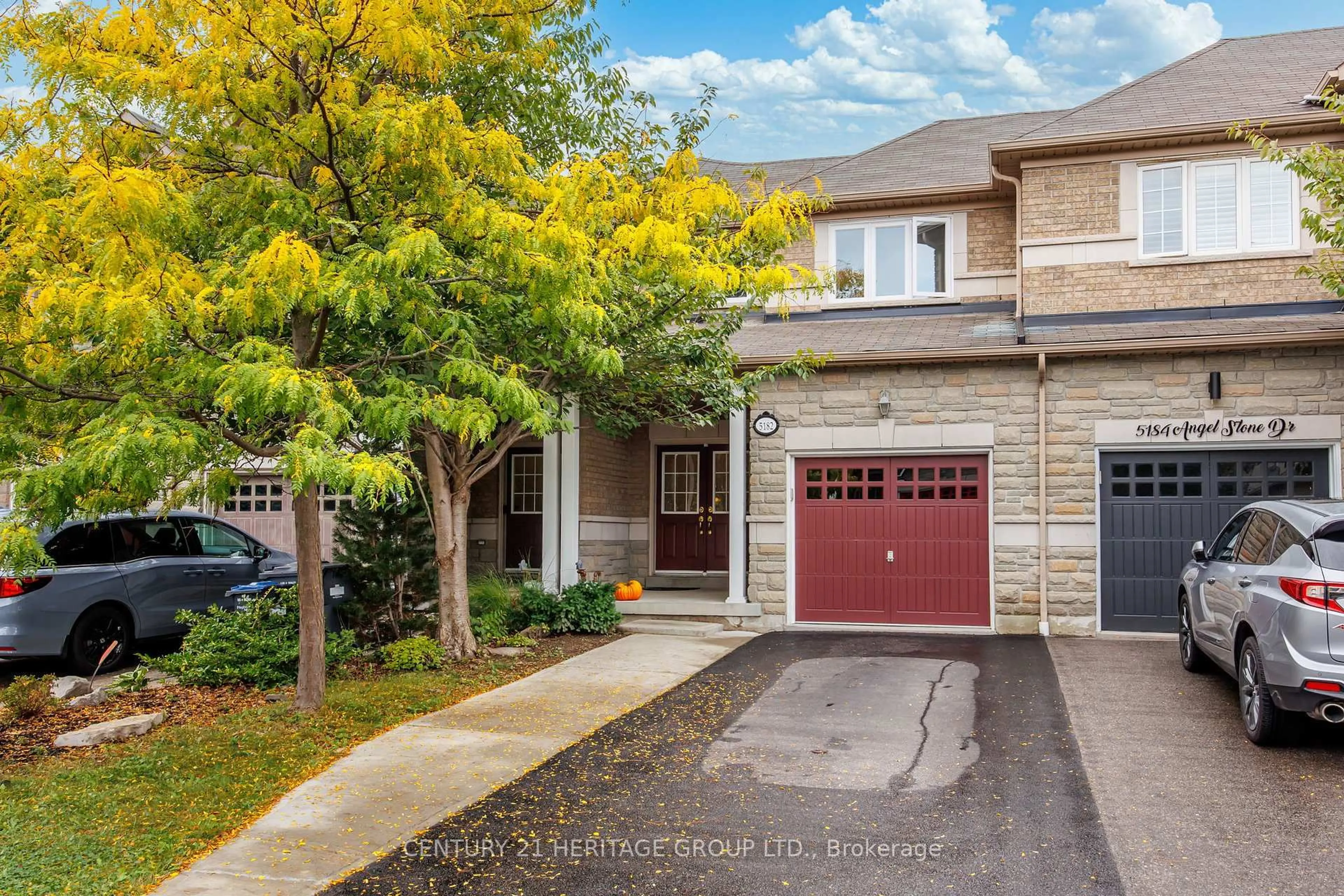 Home with brick exterior material, street for 5182 Angel Stone Dr, Mississauga Ontario L5M 0L4