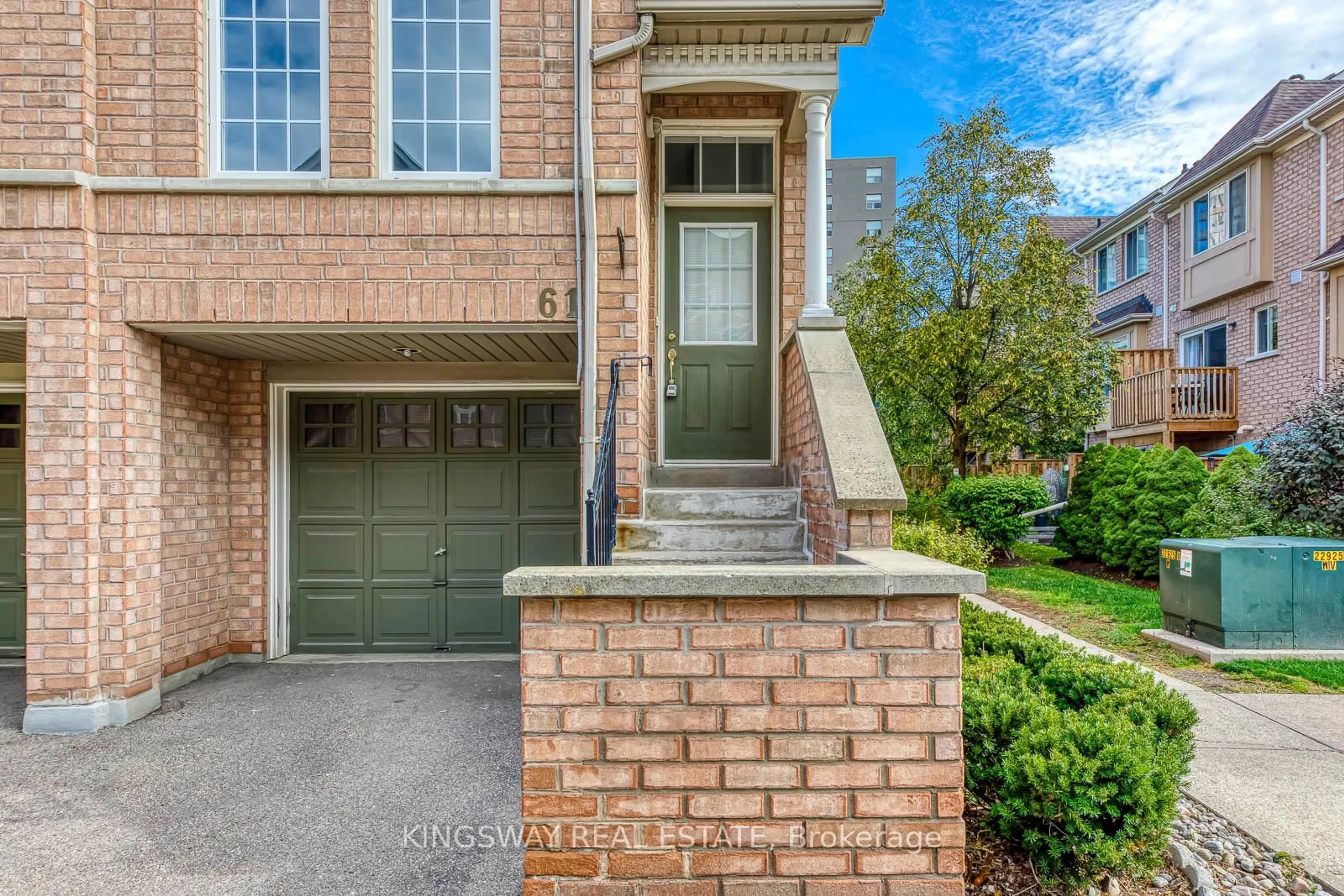 Home with brick exterior material, street for 50 Strathaven Dr #61, Mississauga Ontario L5R 4E7