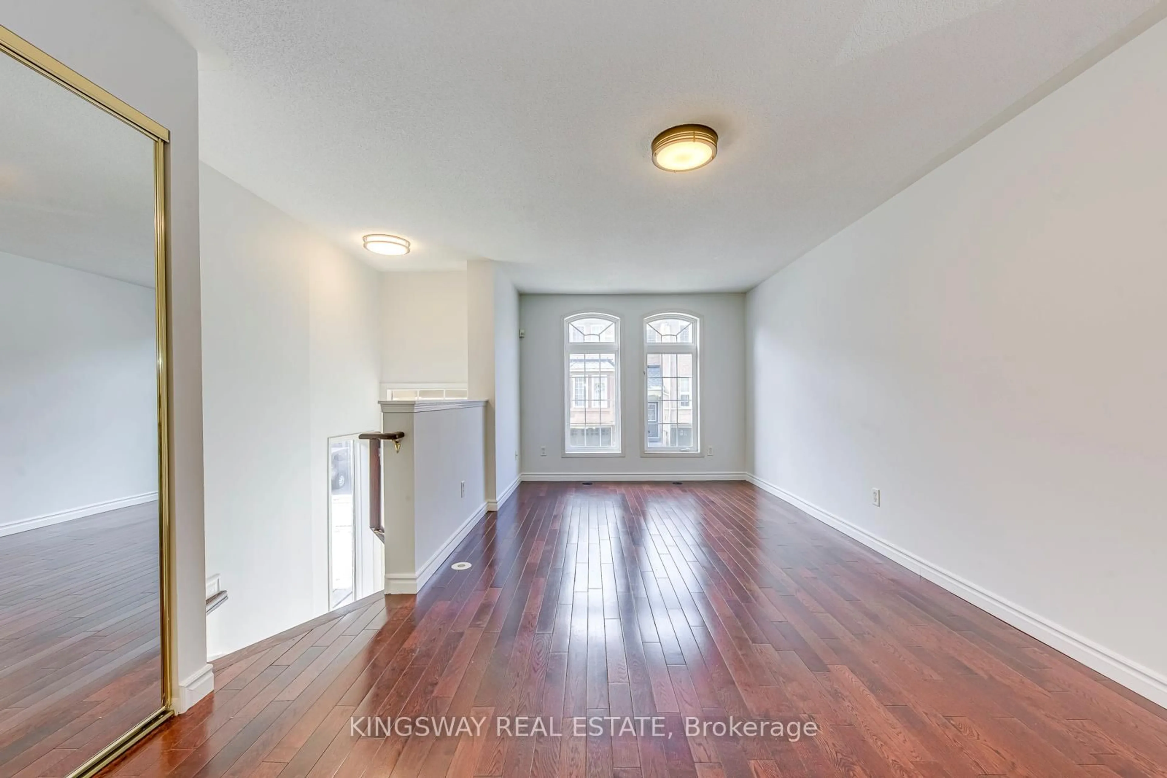 A pic of a room for 50 Strathaven Dr #61, Mississauga Ontario L5R 4E7