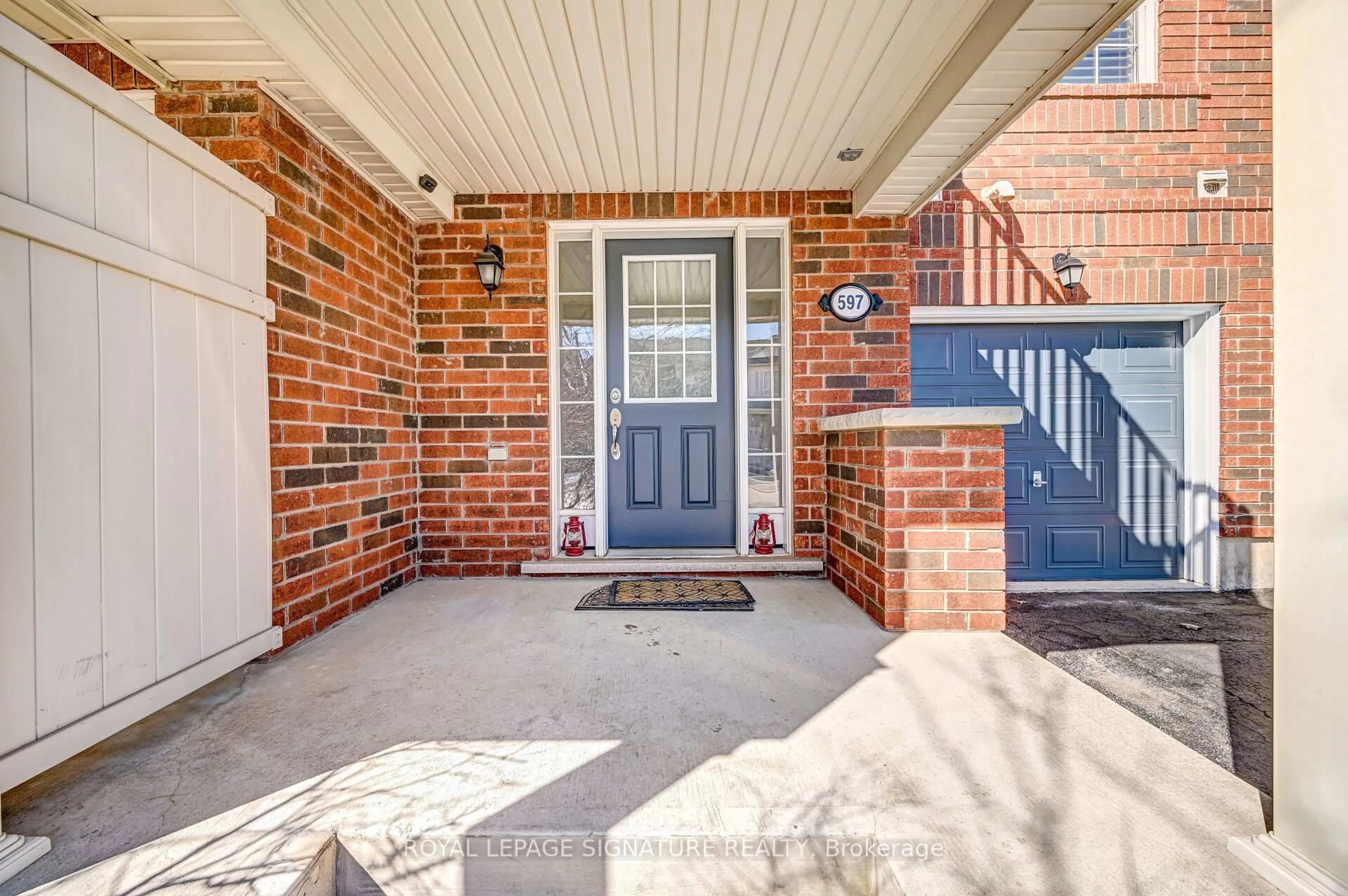 Indoor entryway for 597 Speyer Circ, Milton Ontario L9T 0Y5