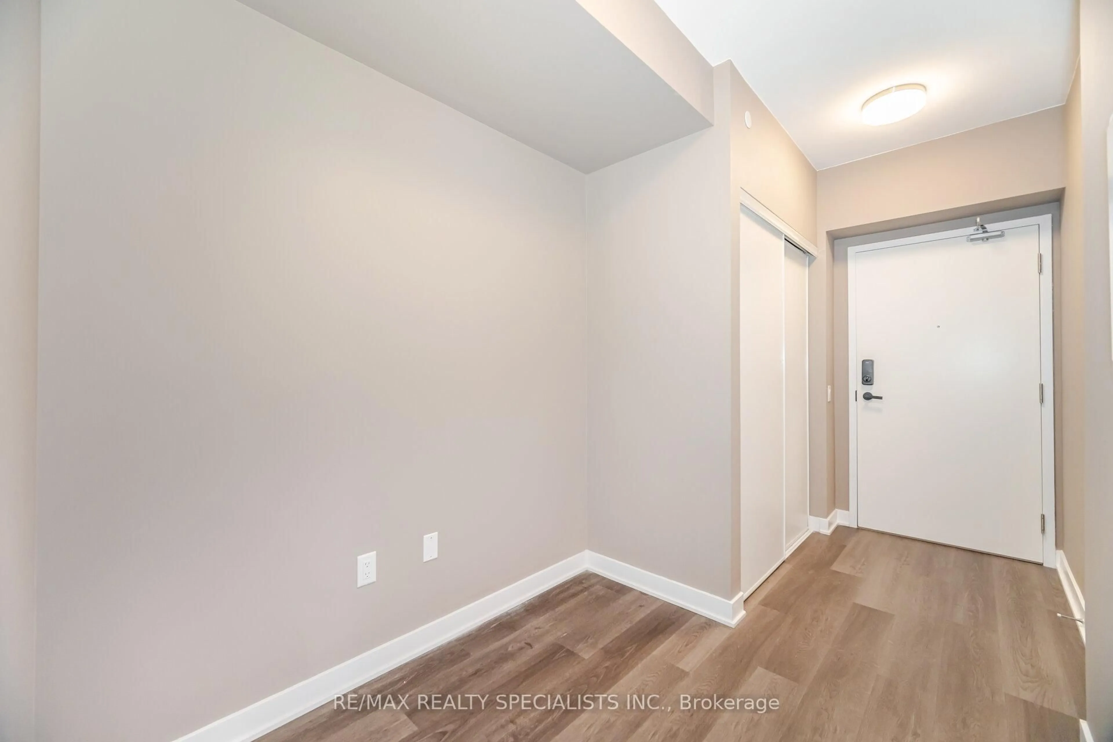 A pic of a room for 3900 Confederation Pkwy #701, Mississauga Ontario L5B 0M3