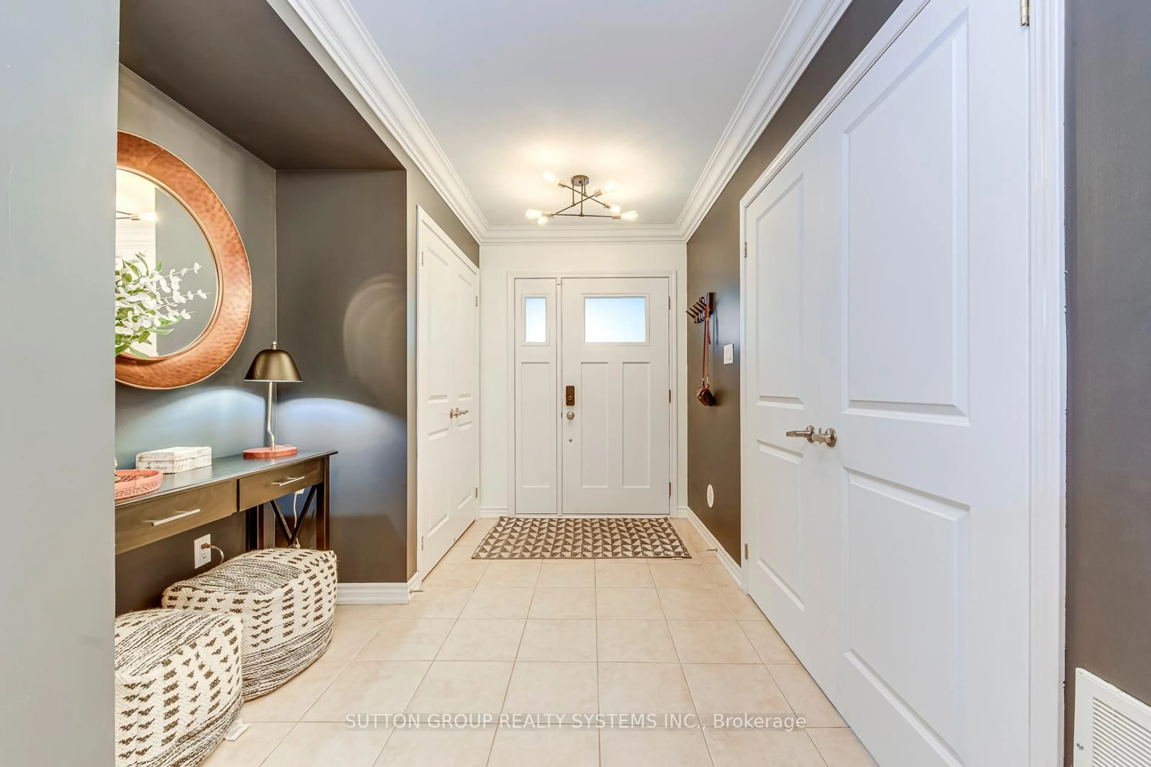 Indoor entryway for 3002 Preserve Drive, Unit 33 Dr #33, Oakville Ontario L6M 0V5