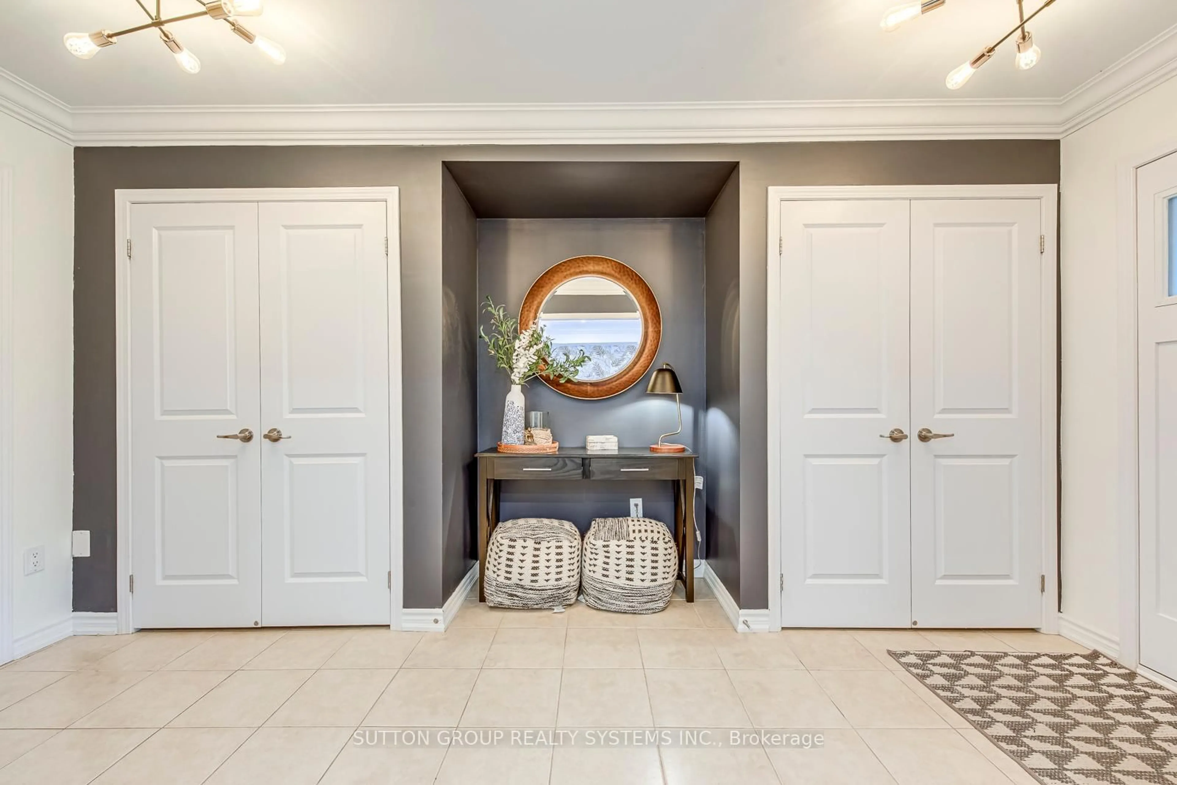 Indoor entryway for 3002 Preserve Drive, Unit 33 Dr #33, Oakville Ontario L6M 0V5