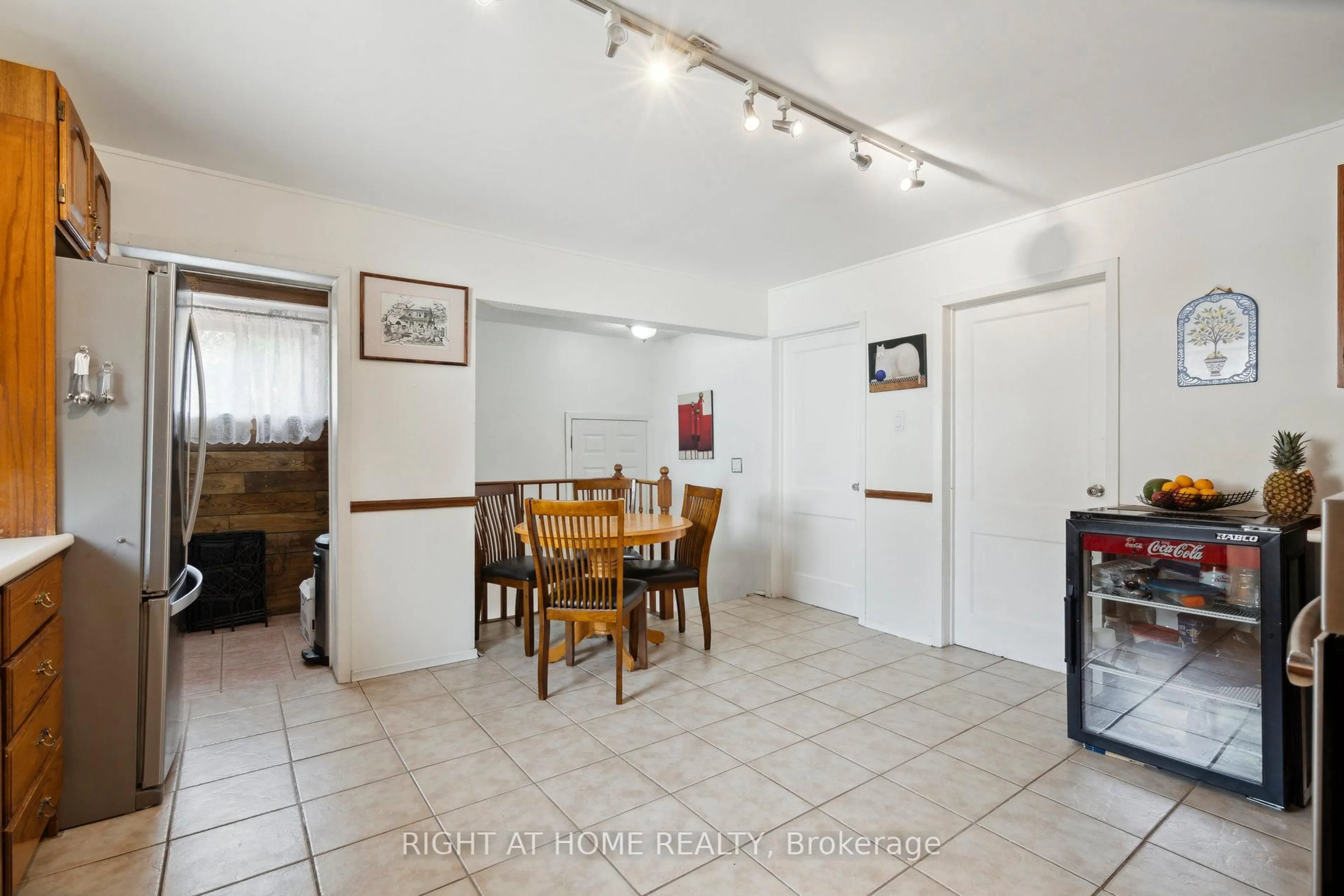 Dining room, unknown for 51 Frederick St, Halton Hills Ontario L7J 2B9
