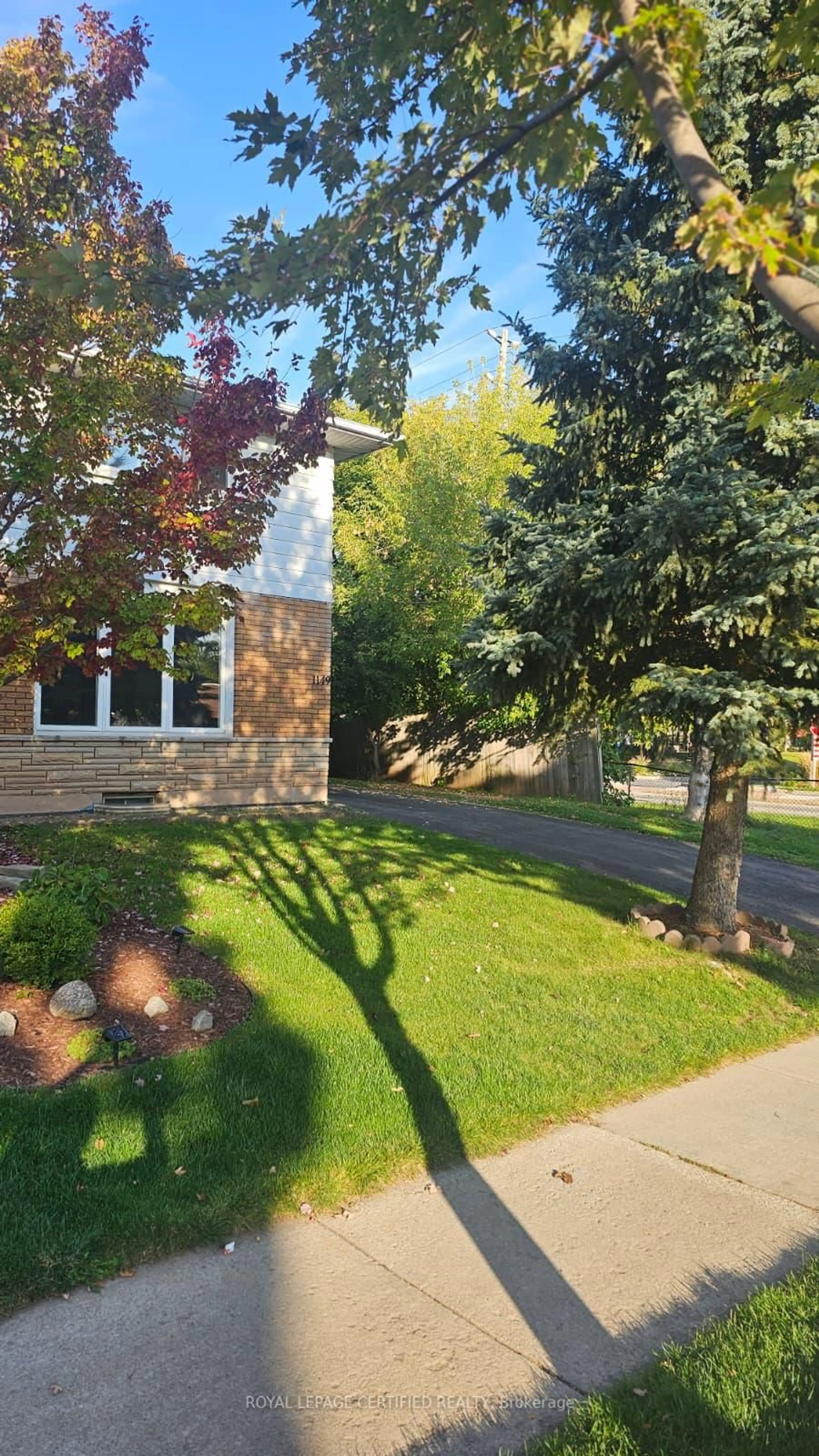 Unknown for 1149 Nottingham Ave, Burlington Ontario L7P 2R5