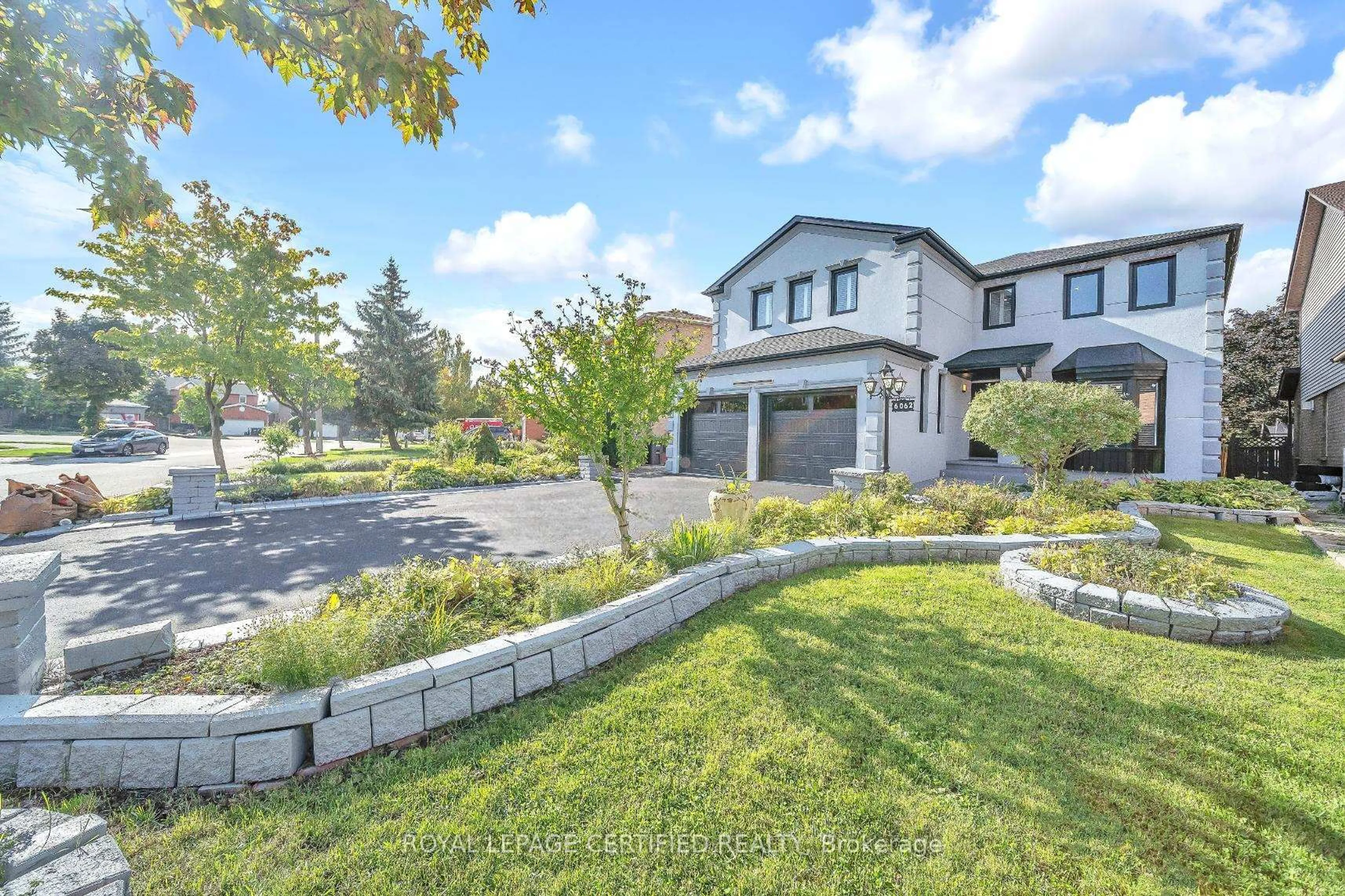 Unknown for 6062 Prairie Circ, Mississauga Ontario L5N 5C5