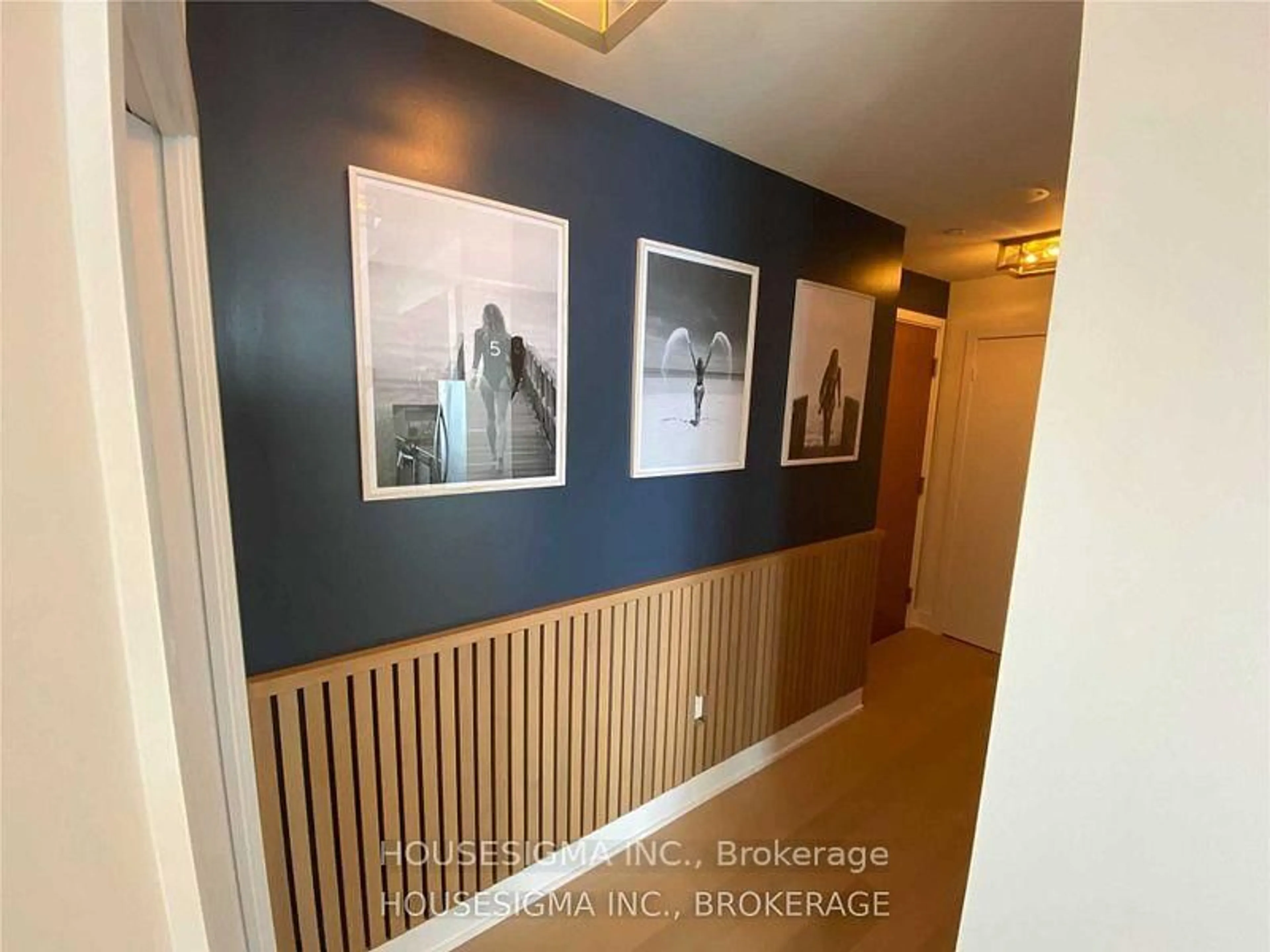 Indoor foyer for 30 Shore Breeze Dr #5707, Toronto Ontario M8V 1A1