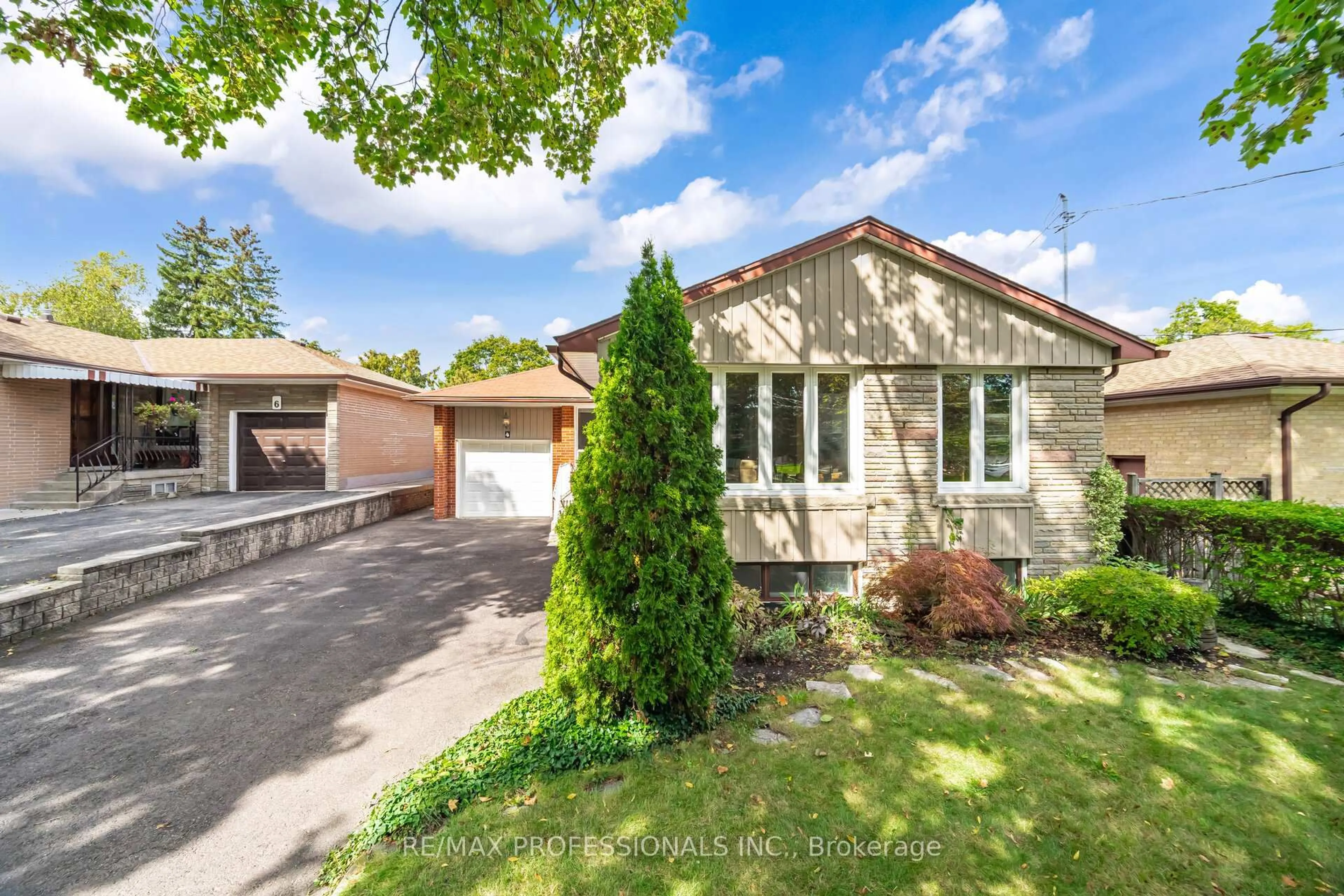 Home with brick exterior material, street for 4 Lethbridge Ave, Toronto Ontario M9P 2C9
