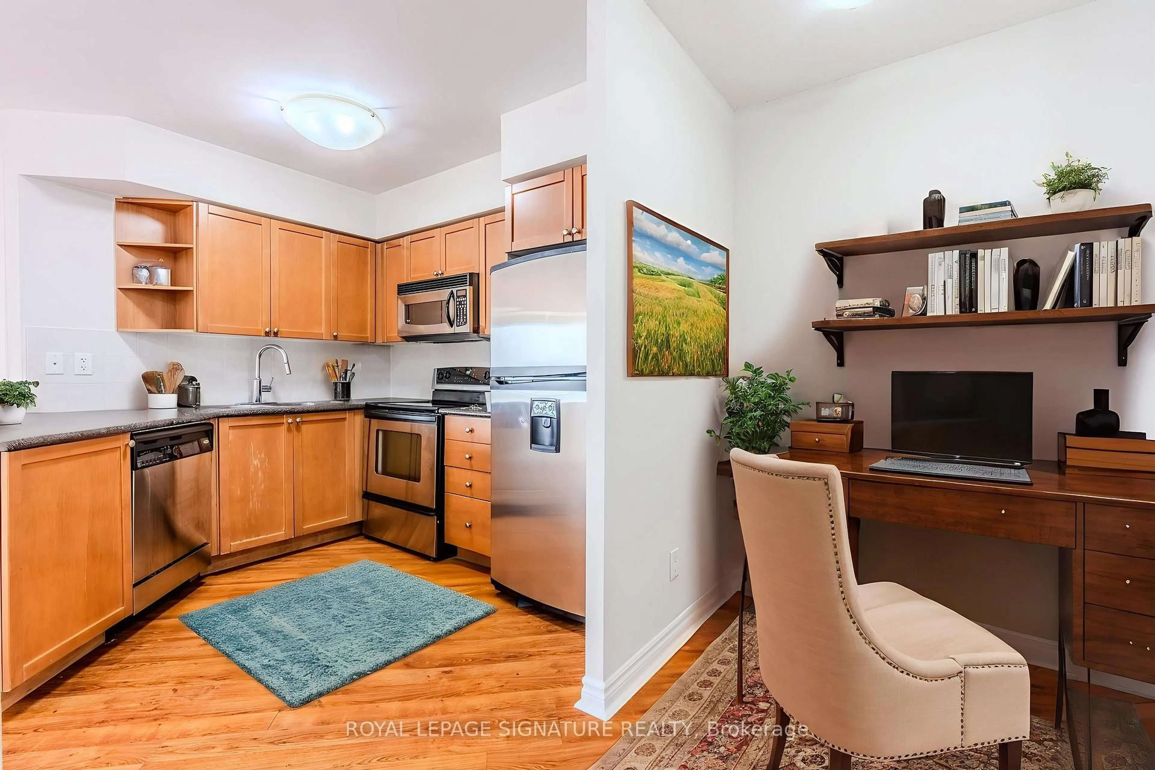 Standard kitchen, unknown for 3888 Duke Of York Blvd #2820, Mississauga Ontario L5B 4P5