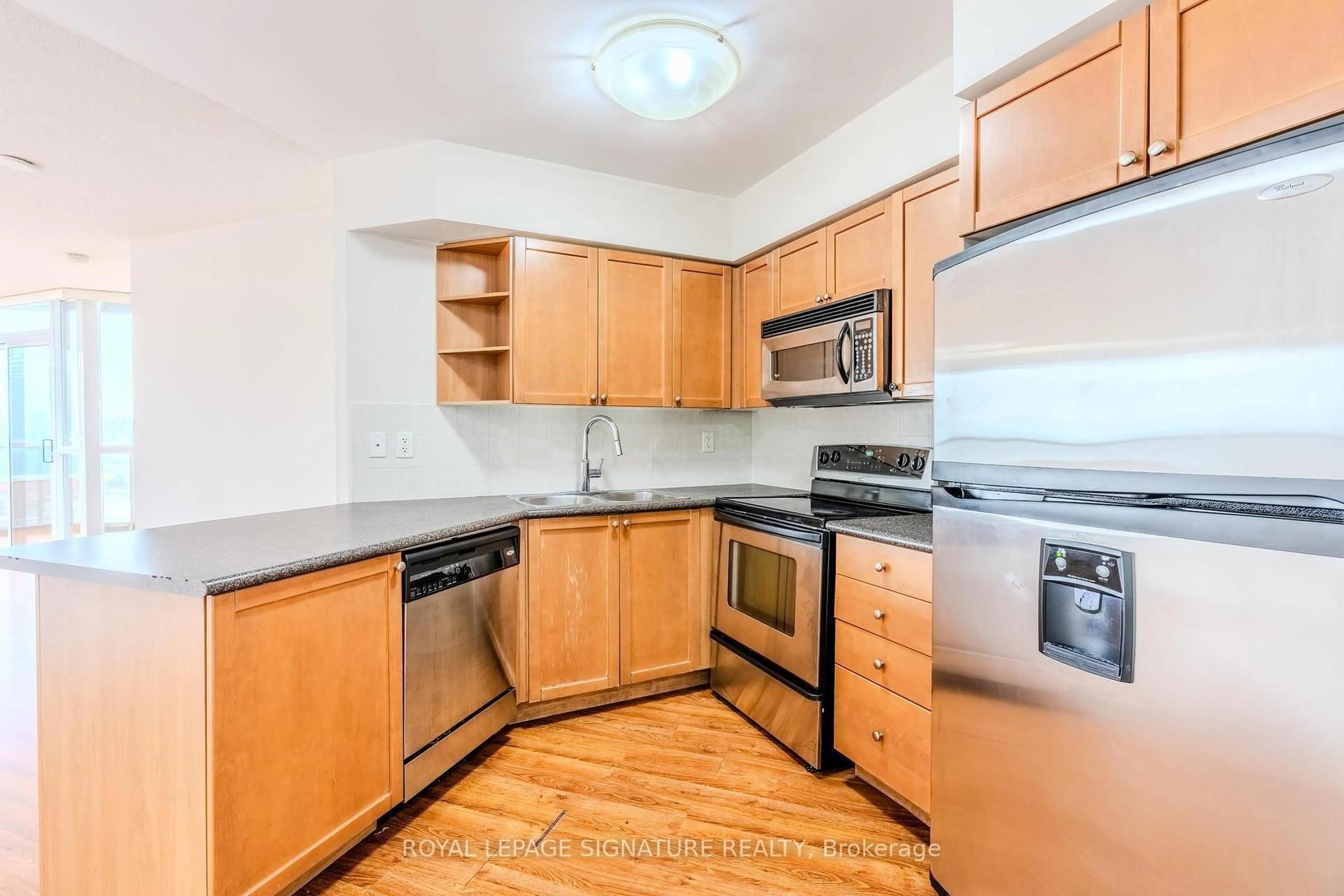 Standard kitchen, unknown for 3888 Duke Of York Blvd #2820, Mississauga Ontario L5B 4P5