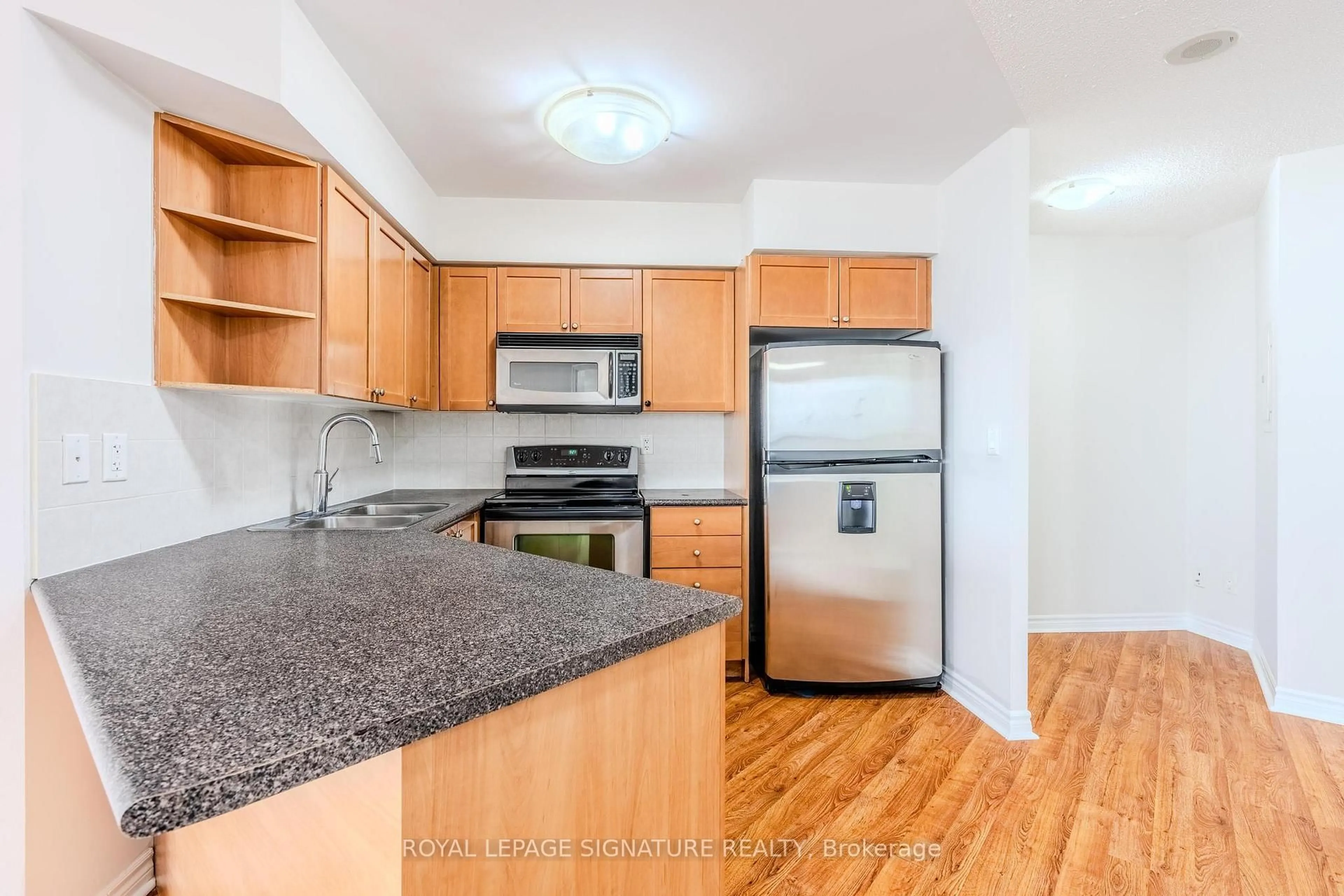 Standard kitchen, unknown for 3888 Duke Of York Blvd #2820, Mississauga Ontario L5B 4P5