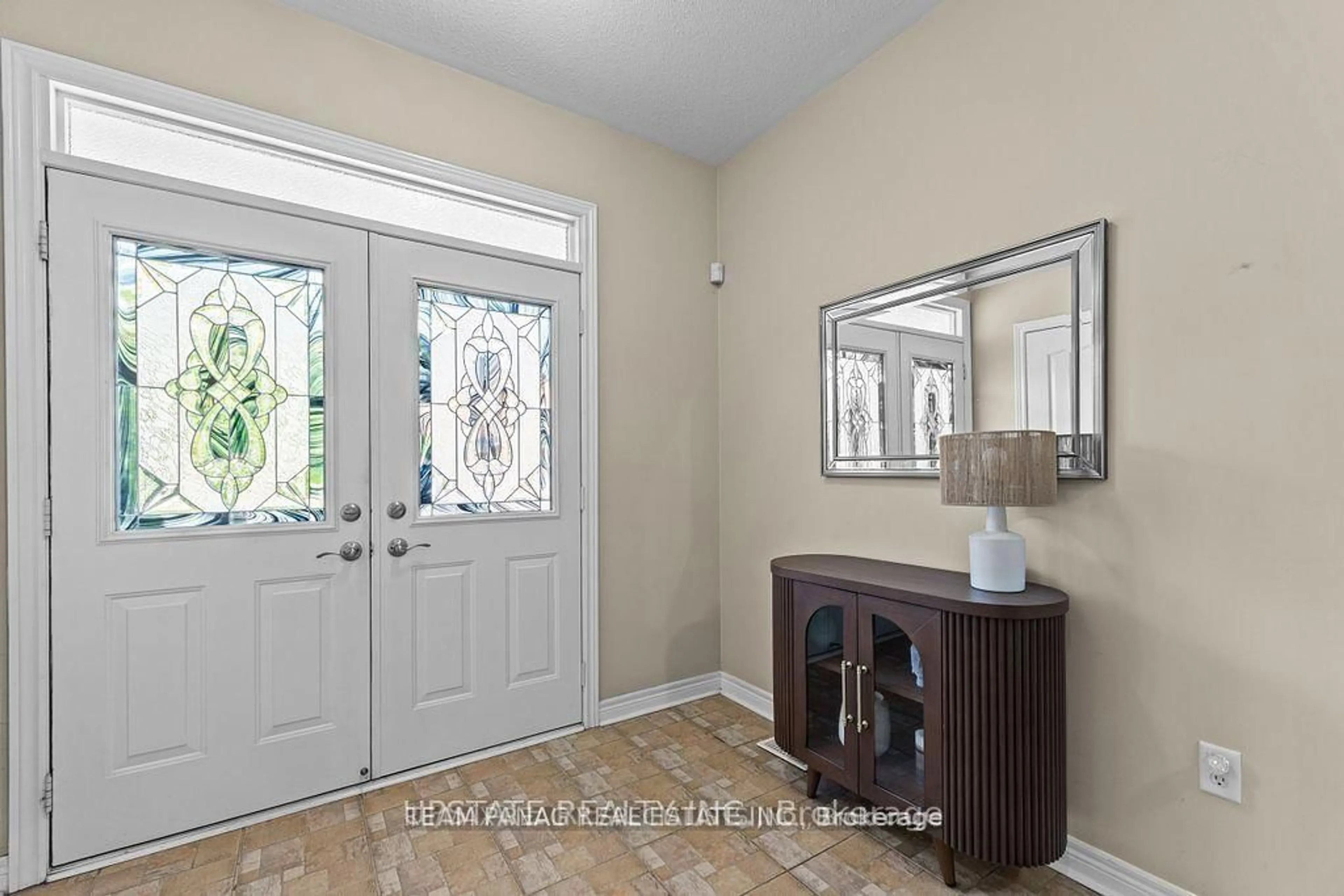 Indoor entryway for 8 Klondike Tr, Brampton Ontario L6R 3K6