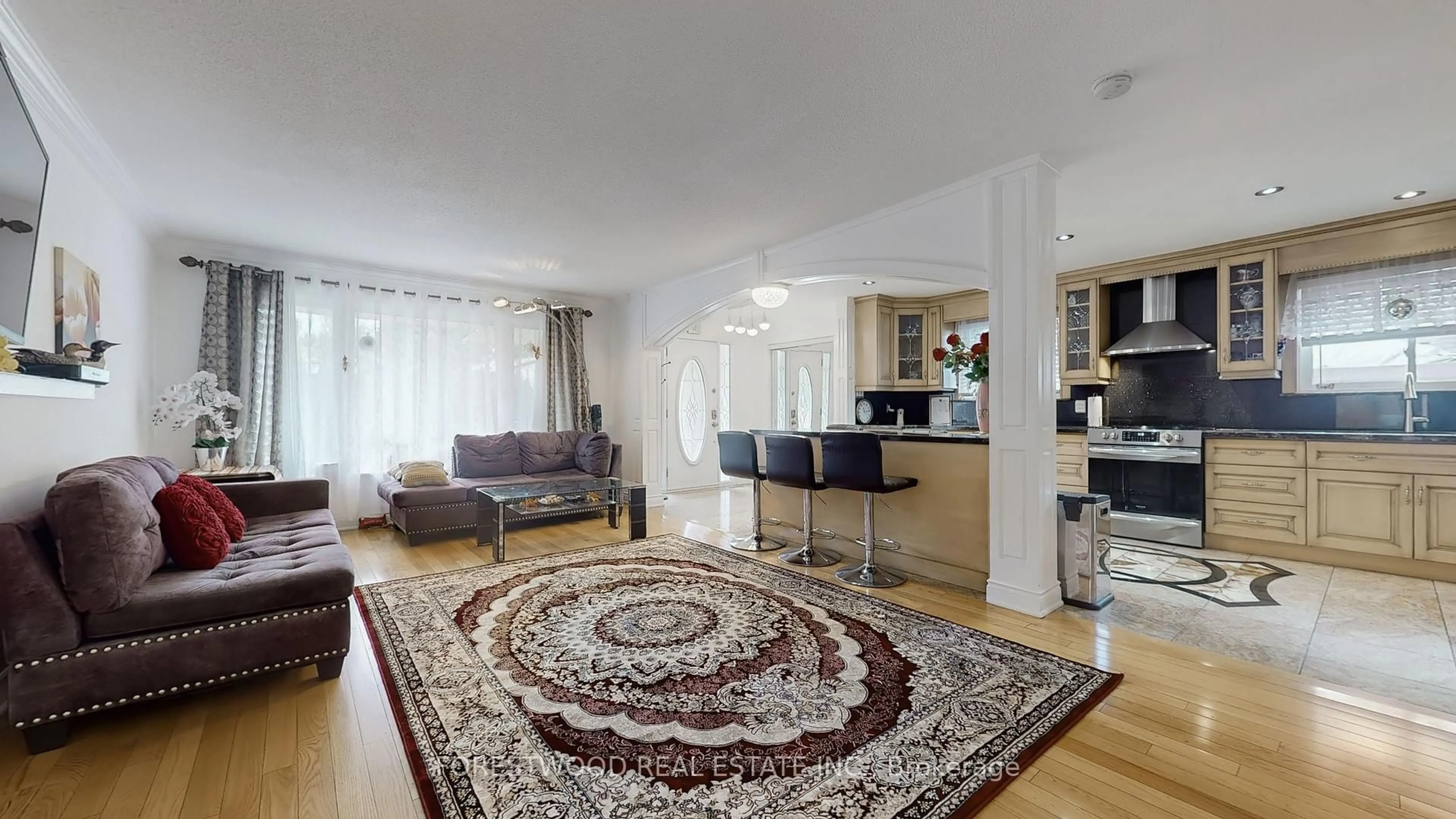 Living room with furniture, unknown for 571 Silver Creek Blvd, Mississauga Ontario L5A 2B6